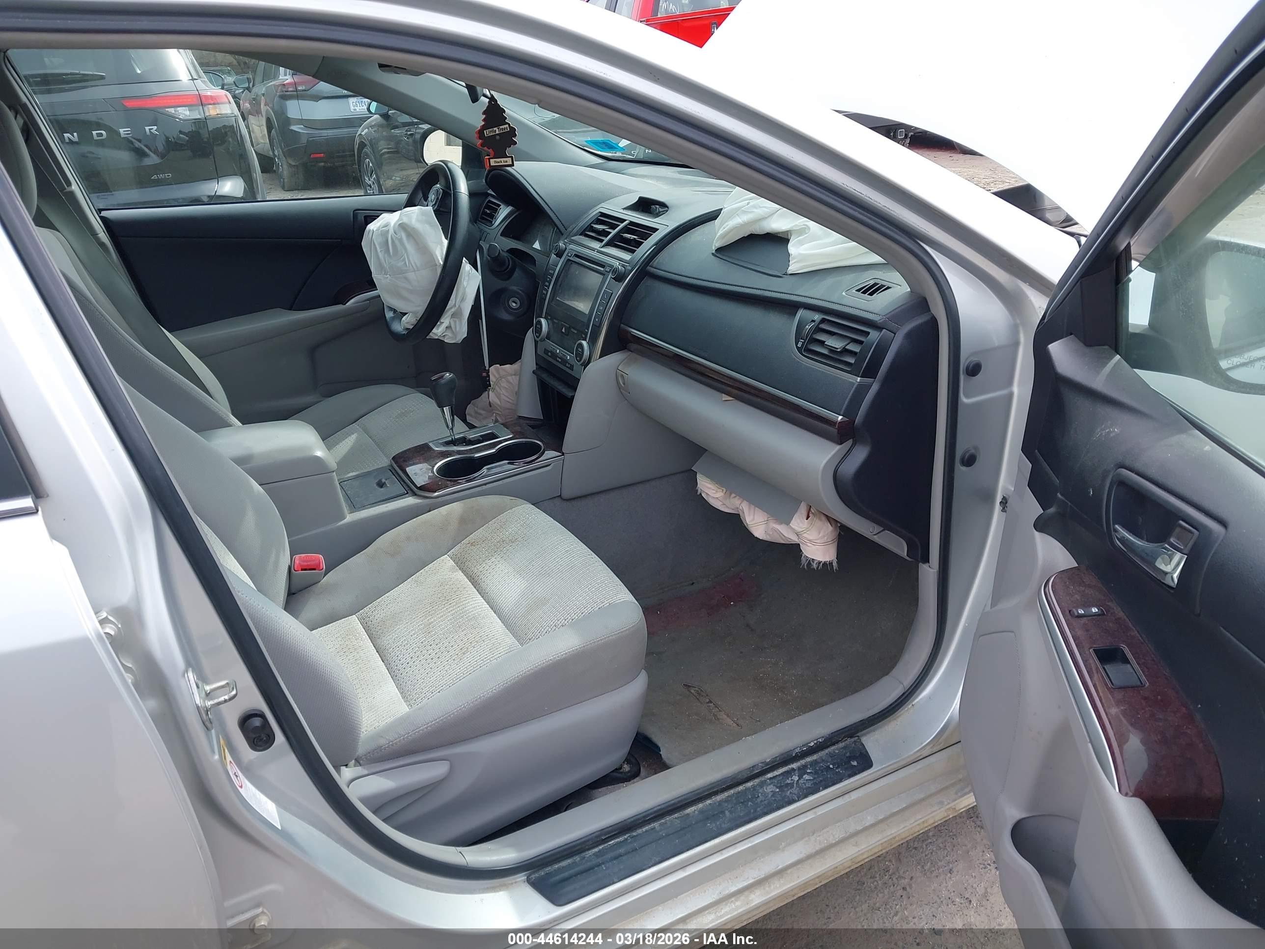 TOYOTA CAMRY image 5