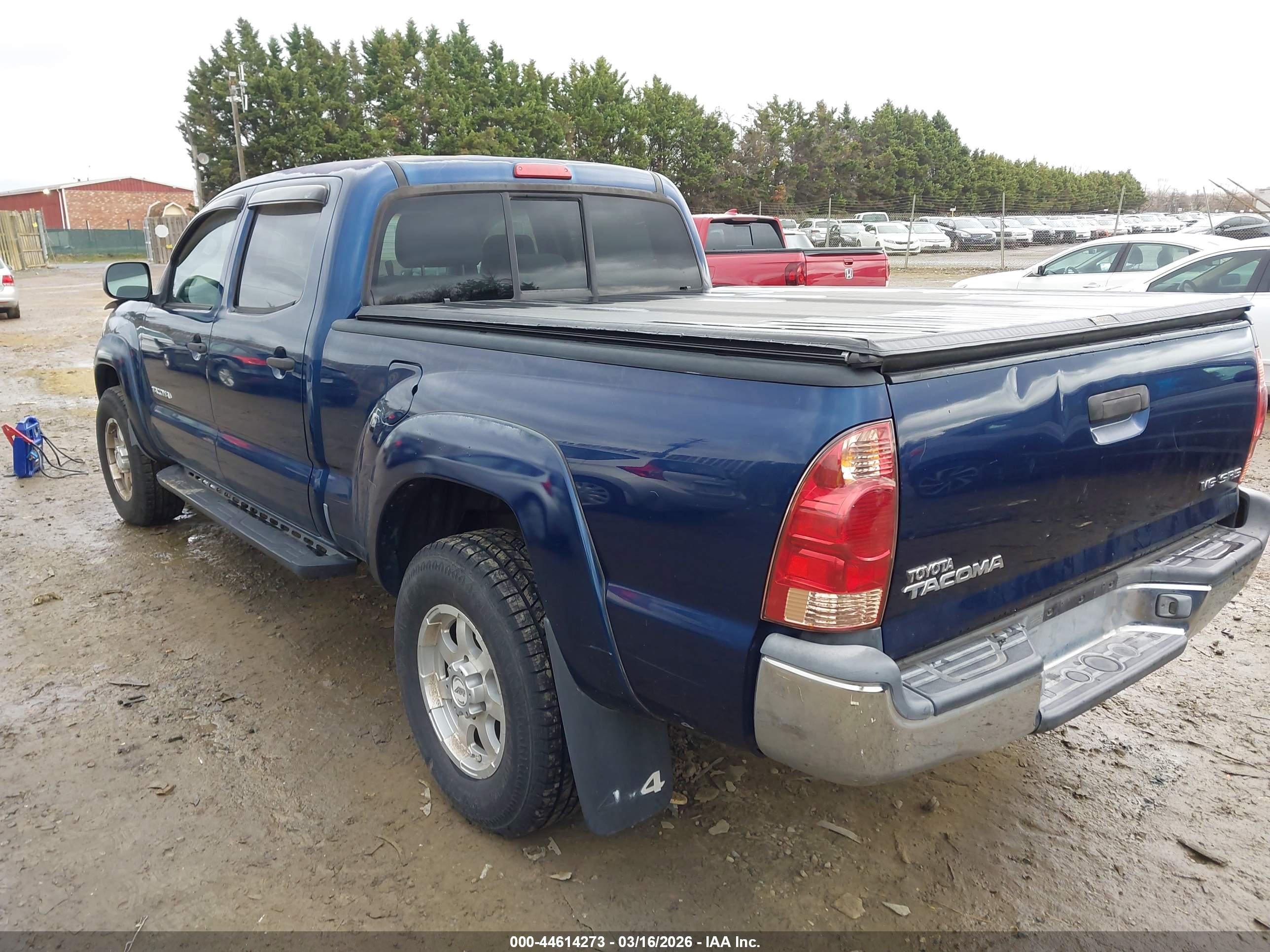 TOYOTA TACOMA image 3