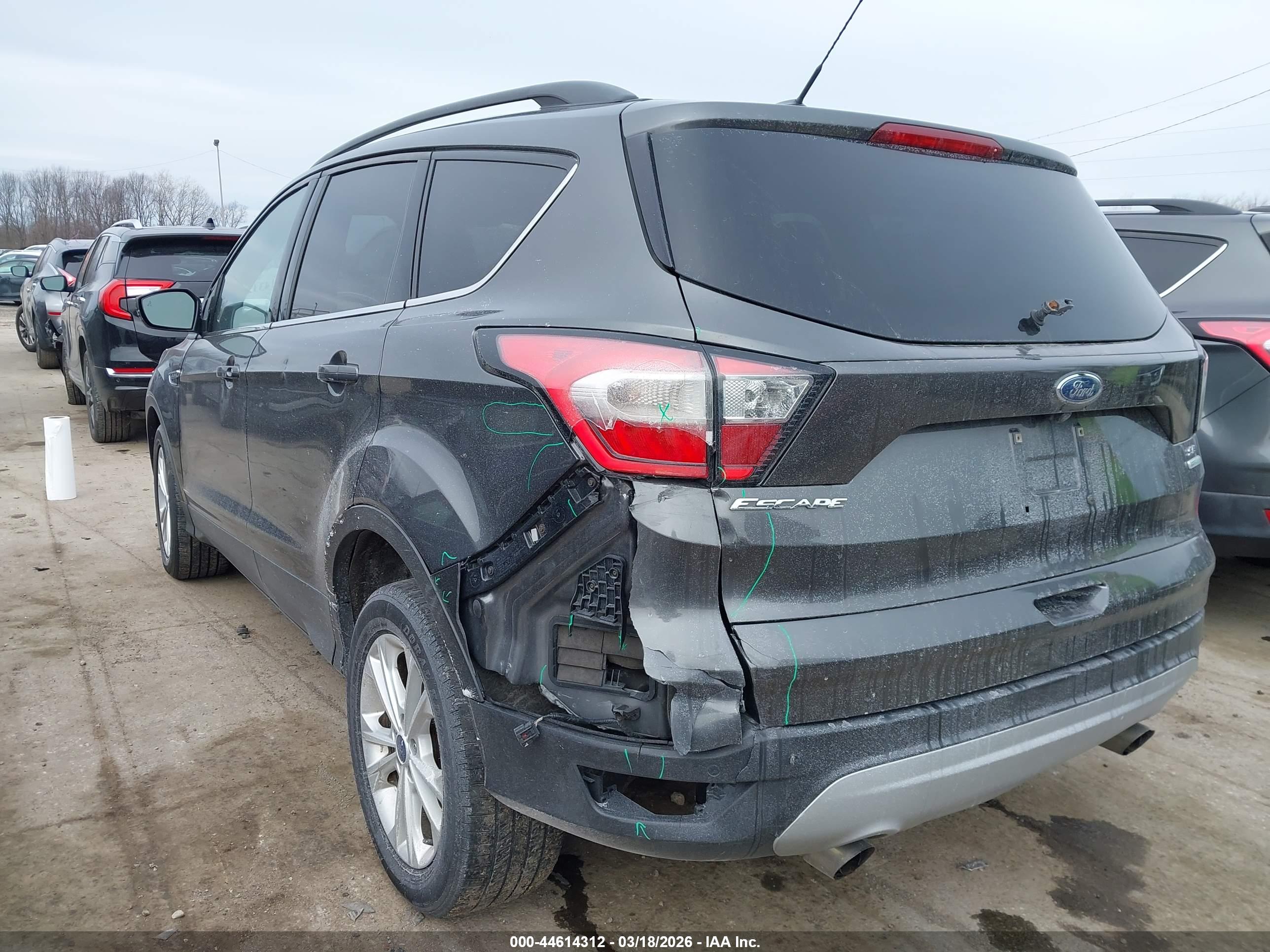 FORD ESCAPE image 6