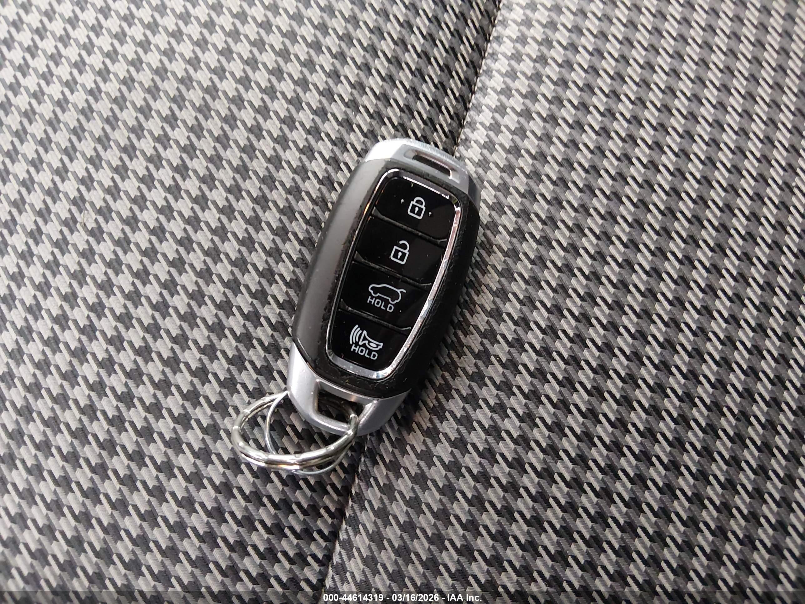 HYUNDAI KONA image 11