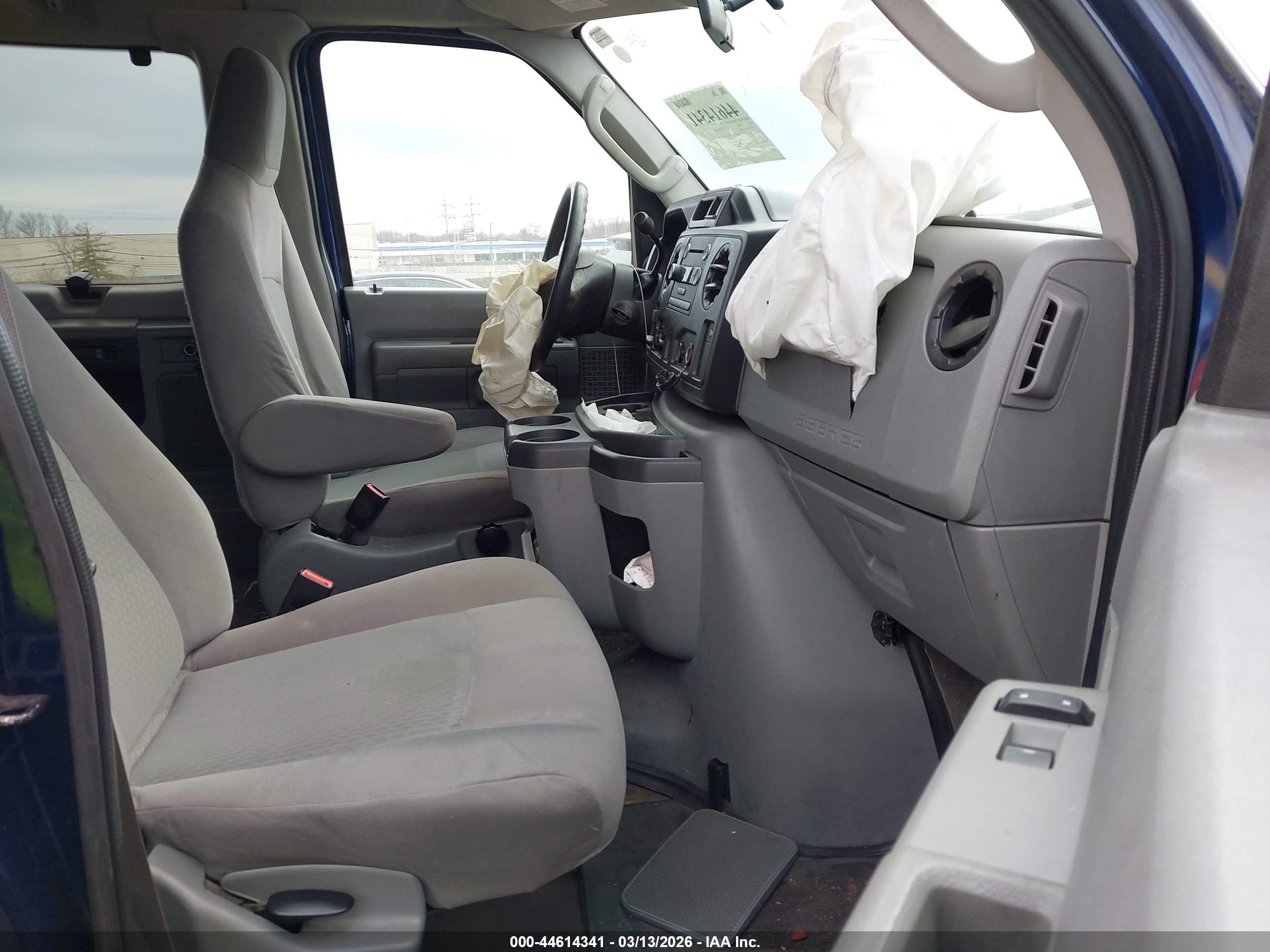 FORD E-350 image 5