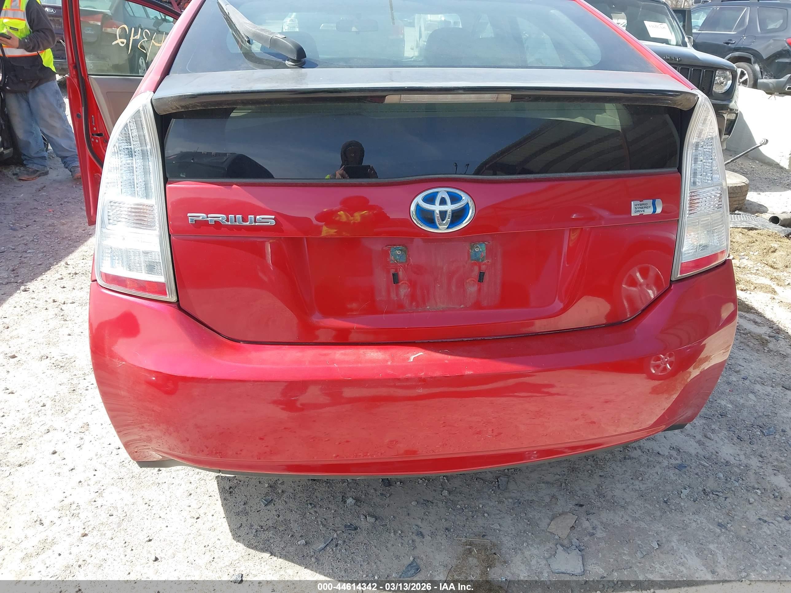 TOYOTA PRIUS image 6