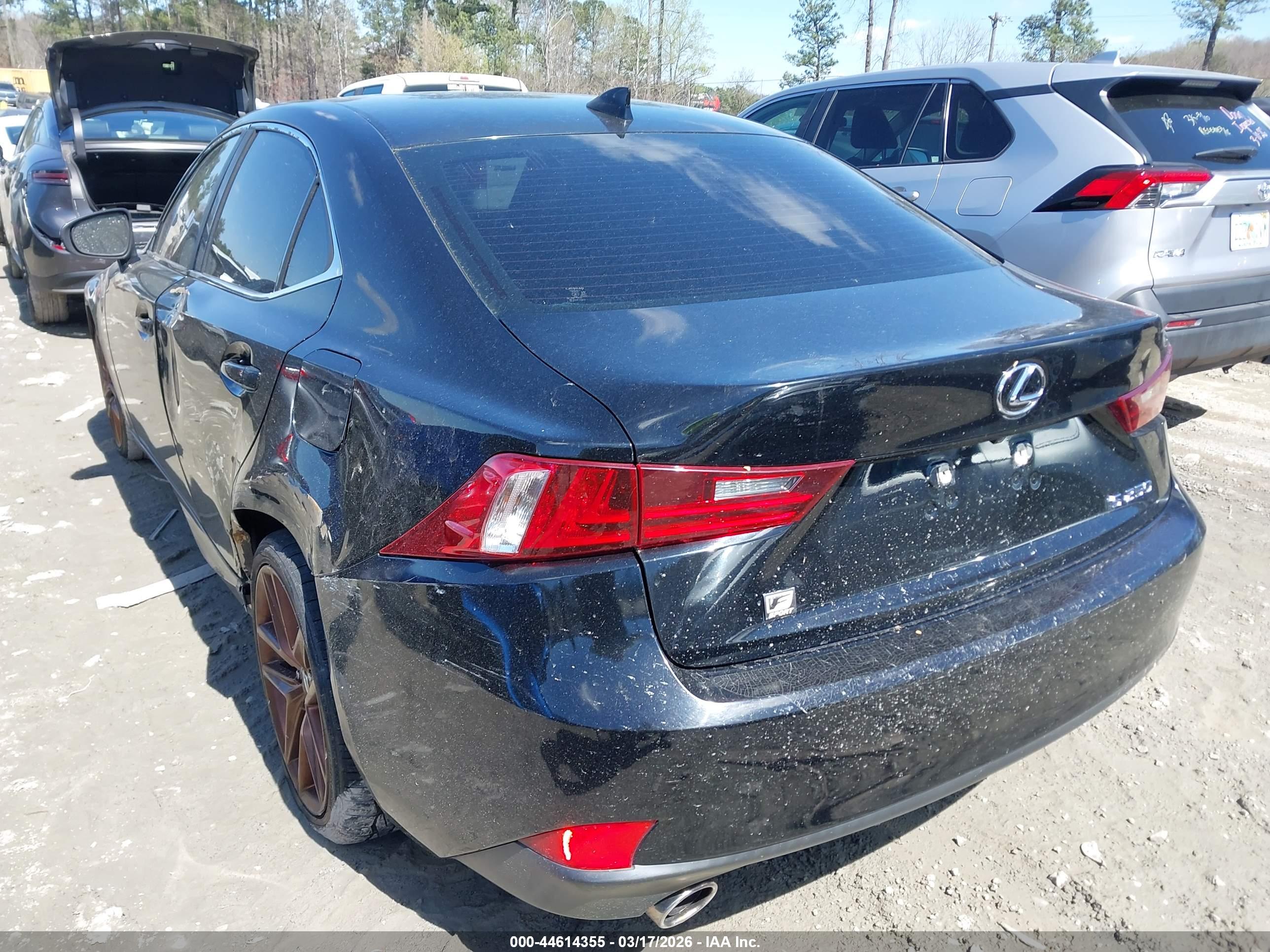 LEXUS IS image 3