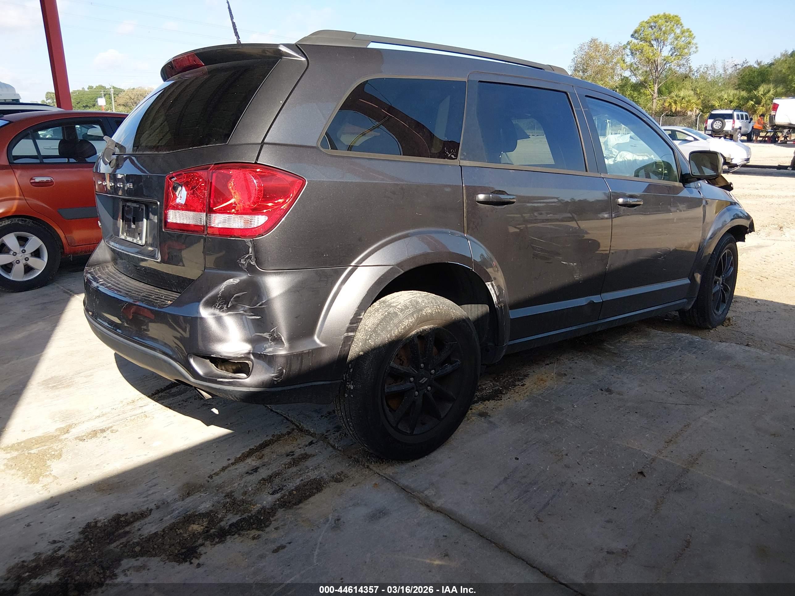 DODGE JOURNEY image 4