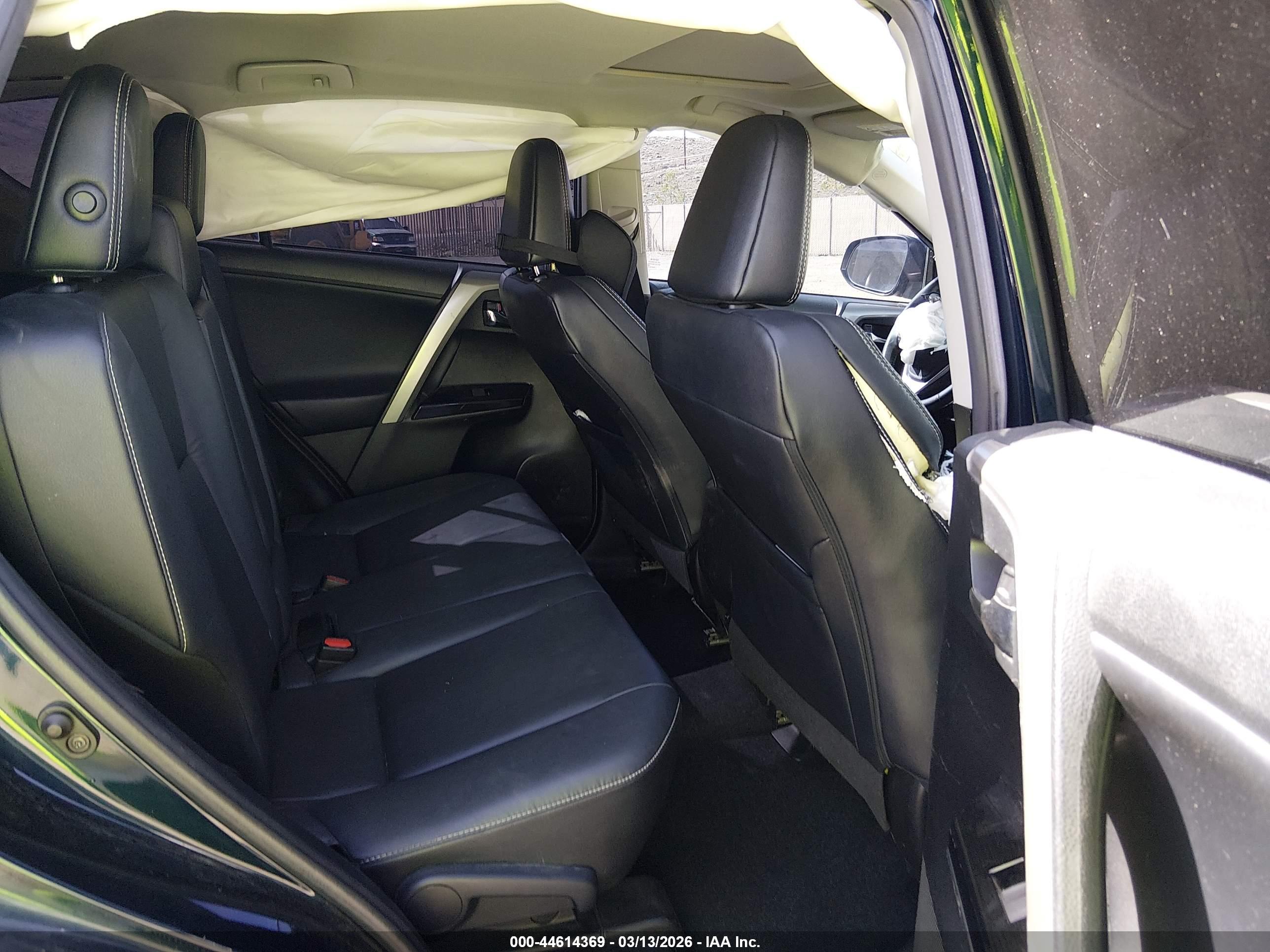 TOYOTA RAV4 image 8