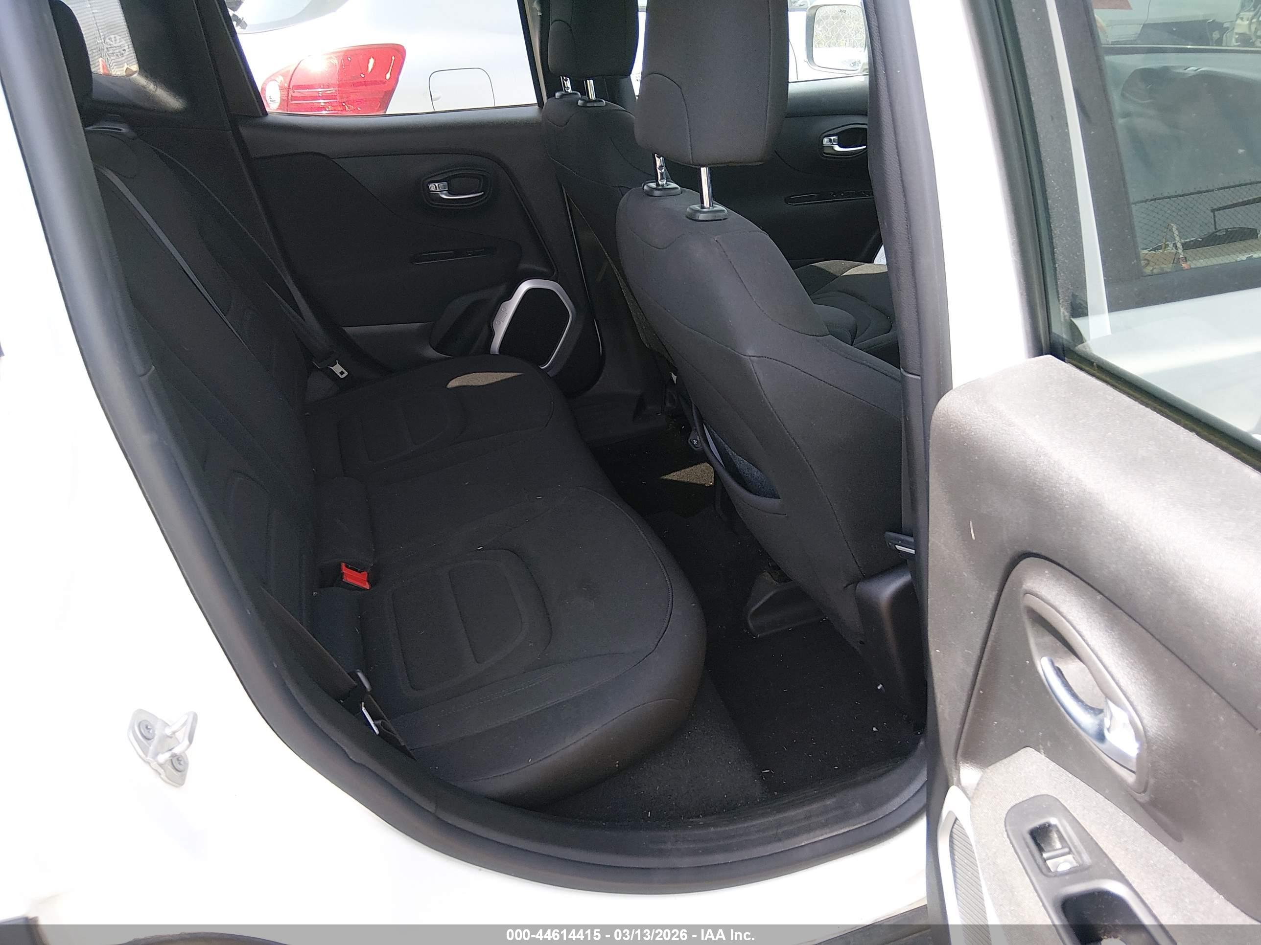JEEP RENEGADE image 8