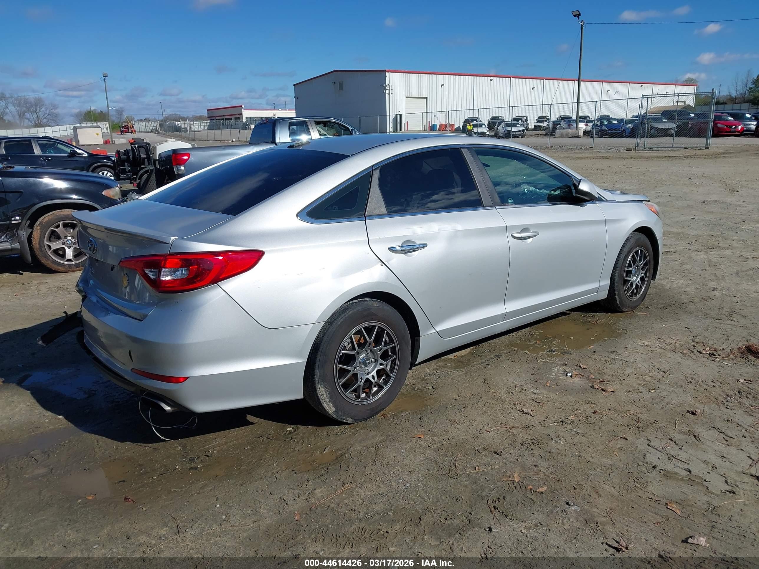 HYUNDAI SONATA image 4