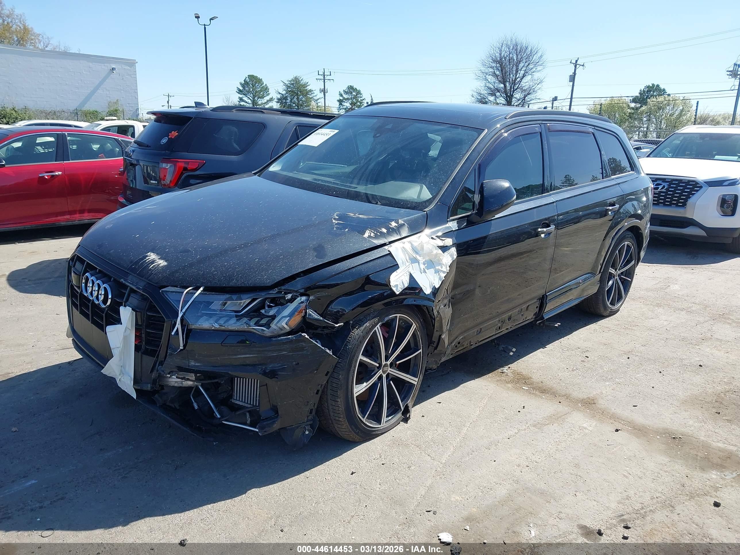 AUDI Q7 image 2