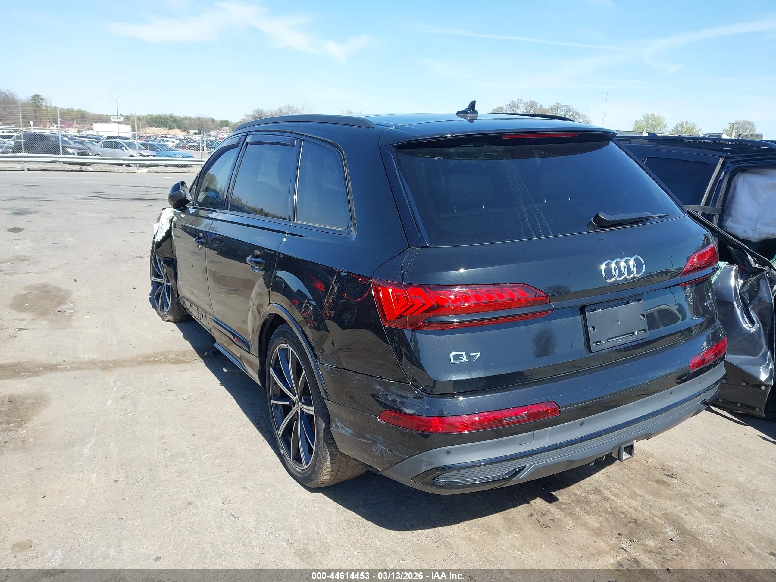 AUDI Q7 image 3