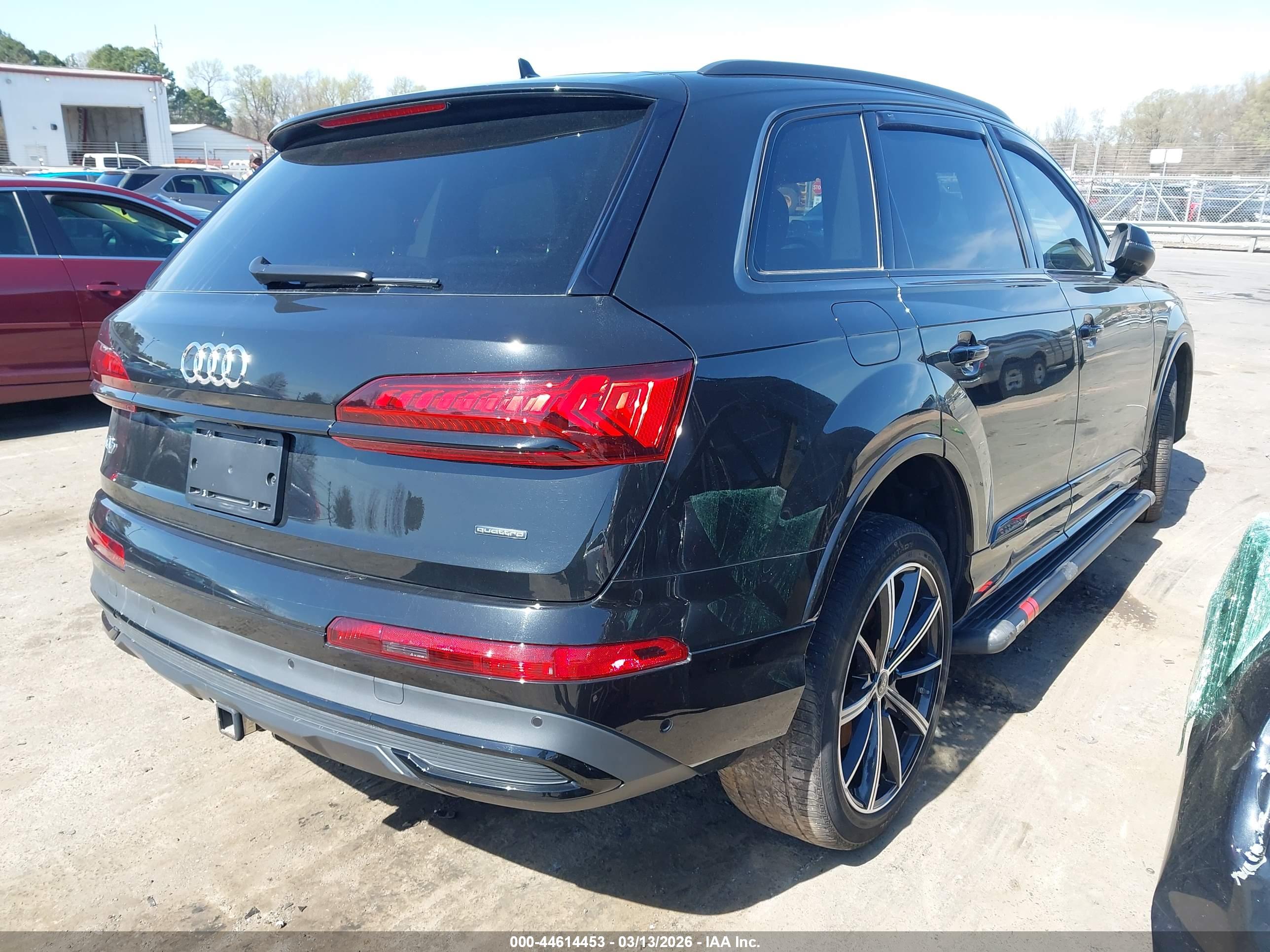 AUDI Q7 image 4