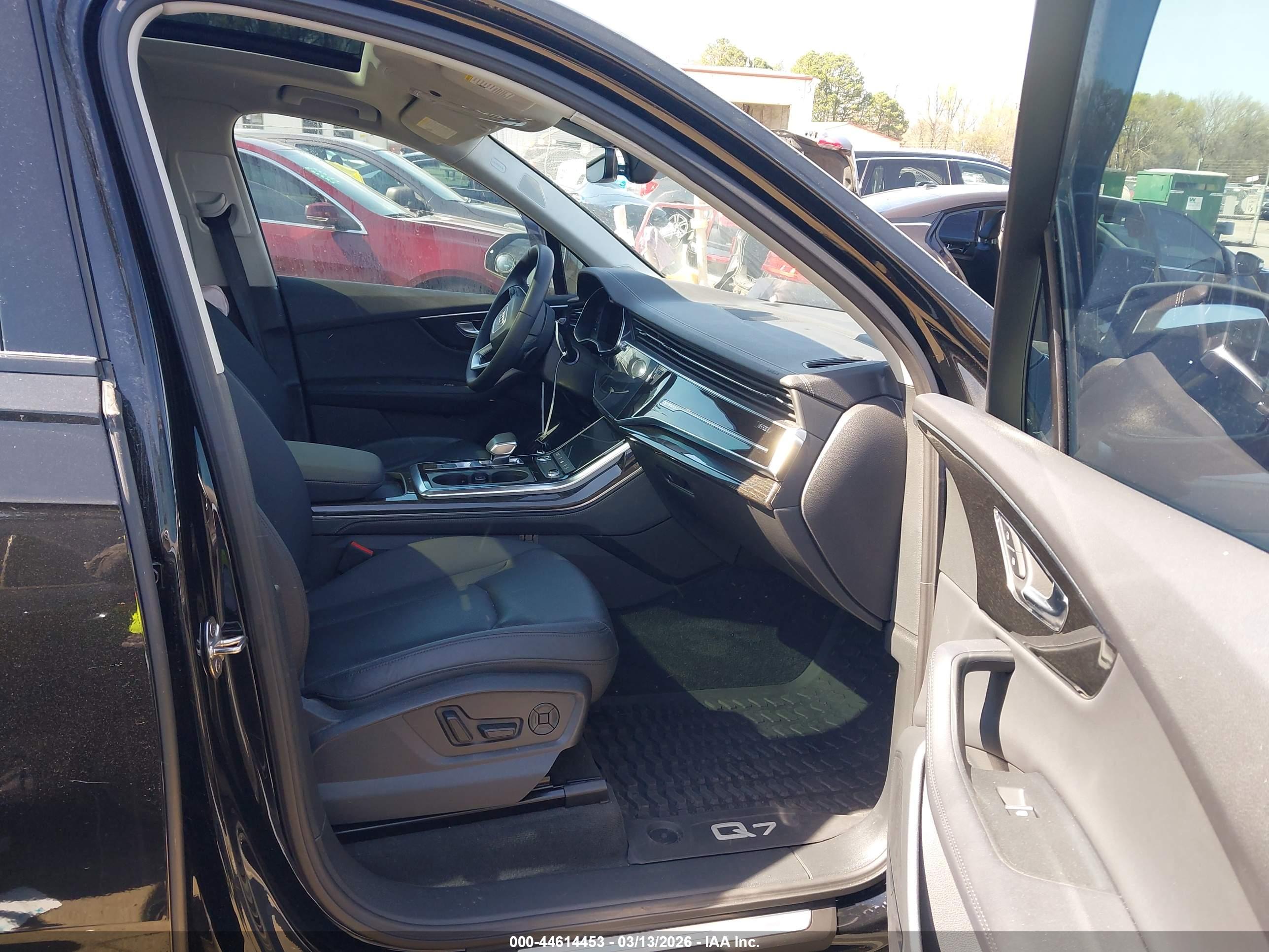 AUDI Q7 image 5