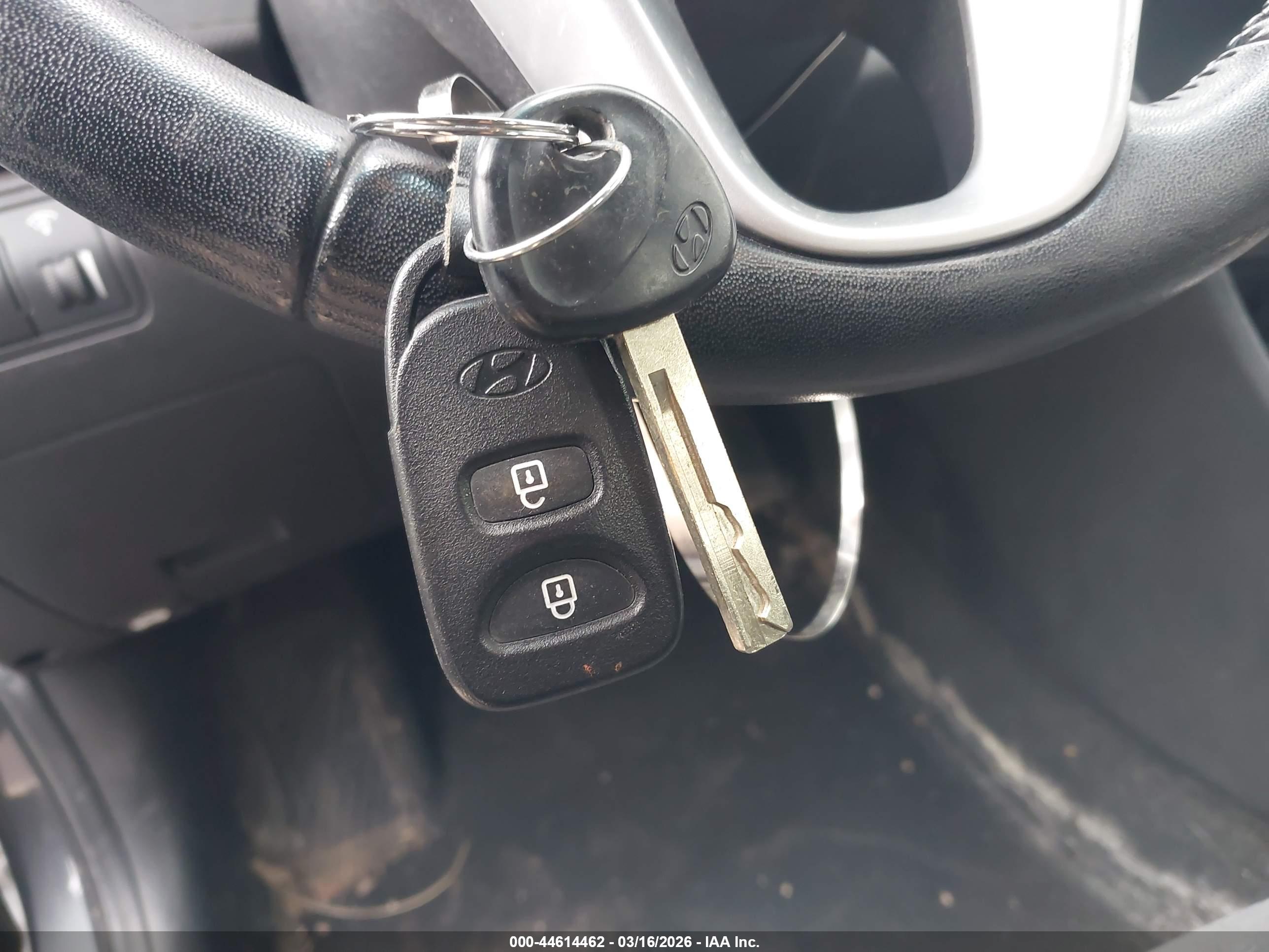 HYUNDAI ACCENT image 11