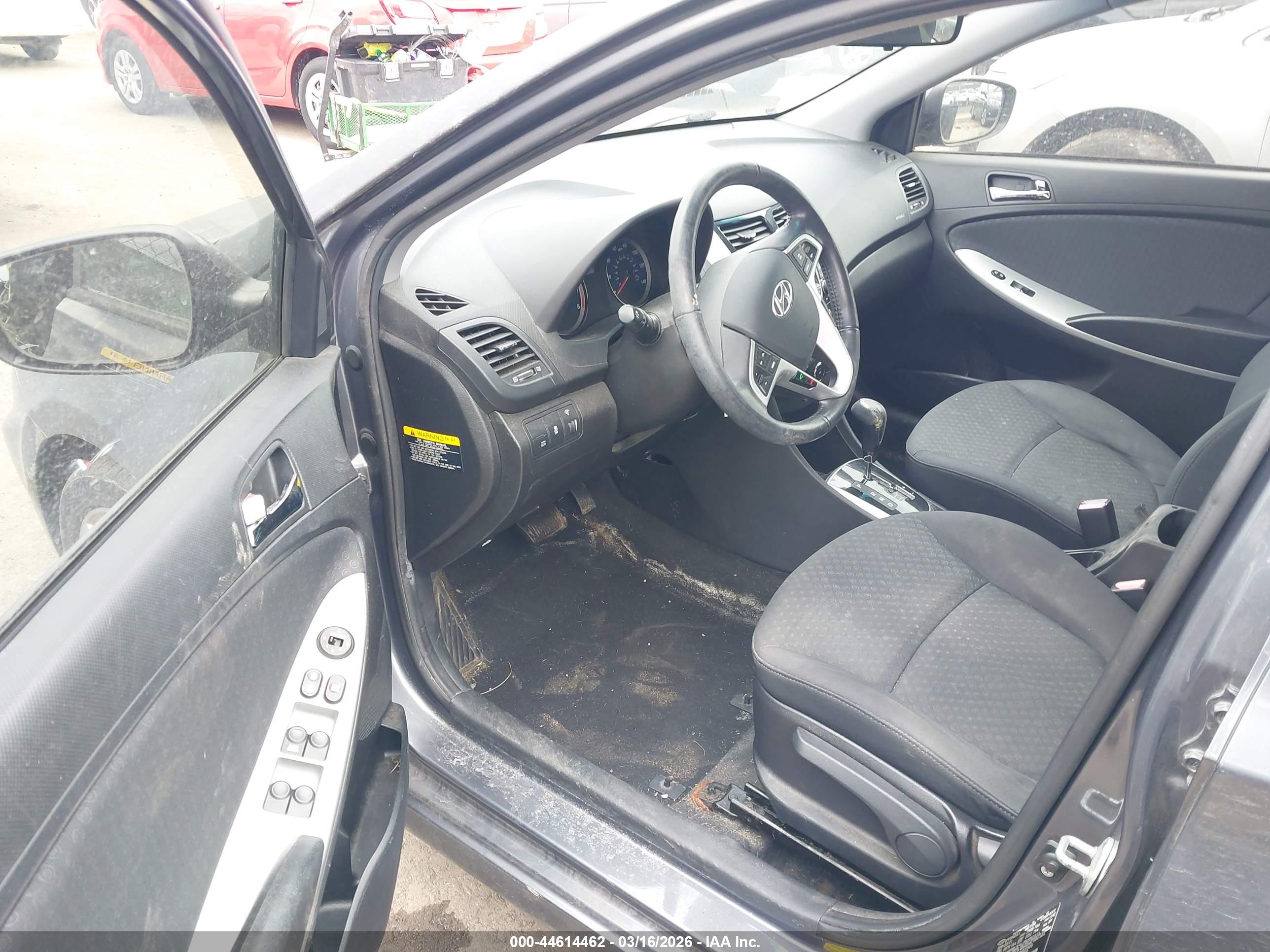 HYUNDAI ACCENT image 5