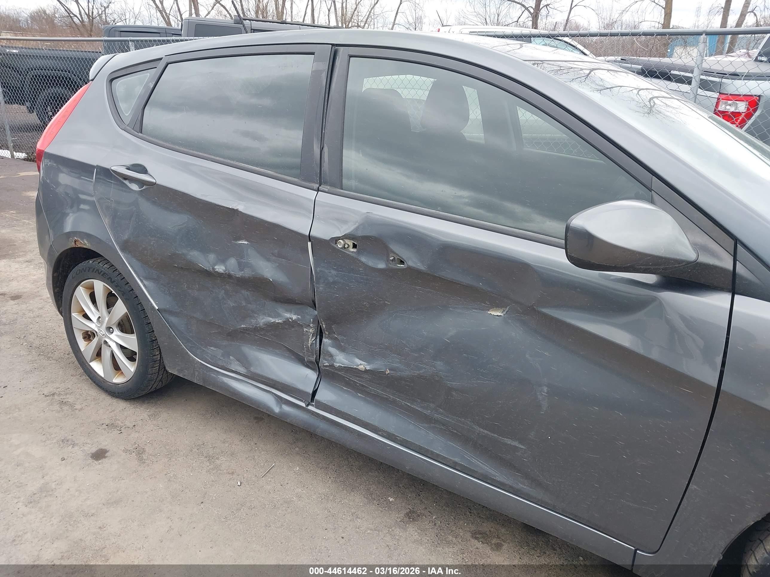 HYUNDAI ACCENT image 6