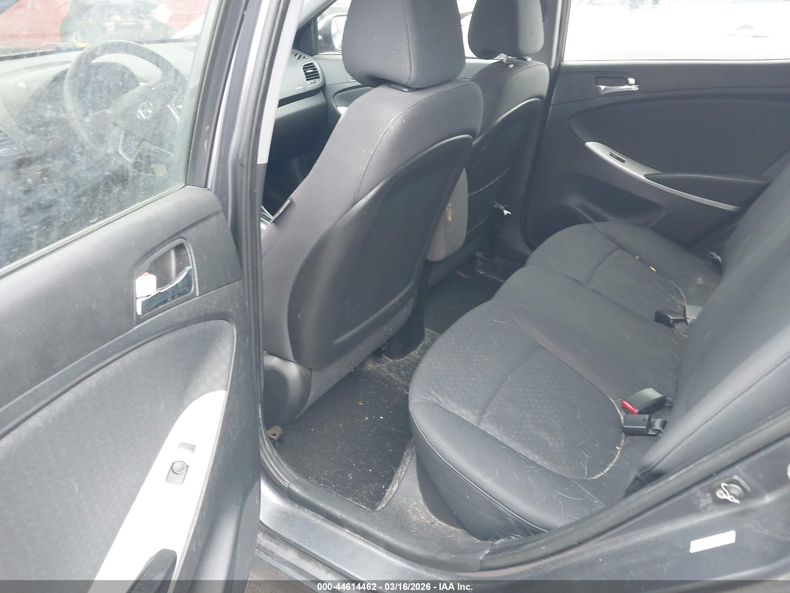 HYUNDAI ACCENT image 8
