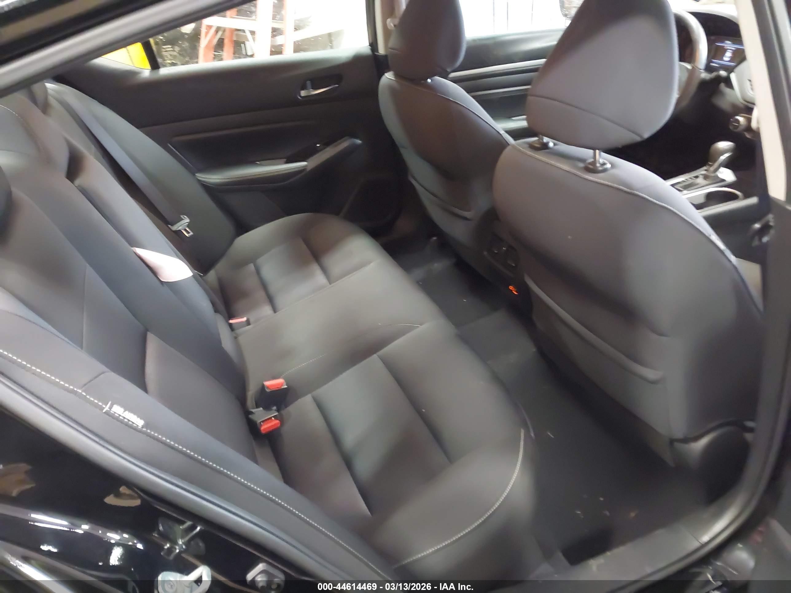 NISSAN ALTIMA image 8
