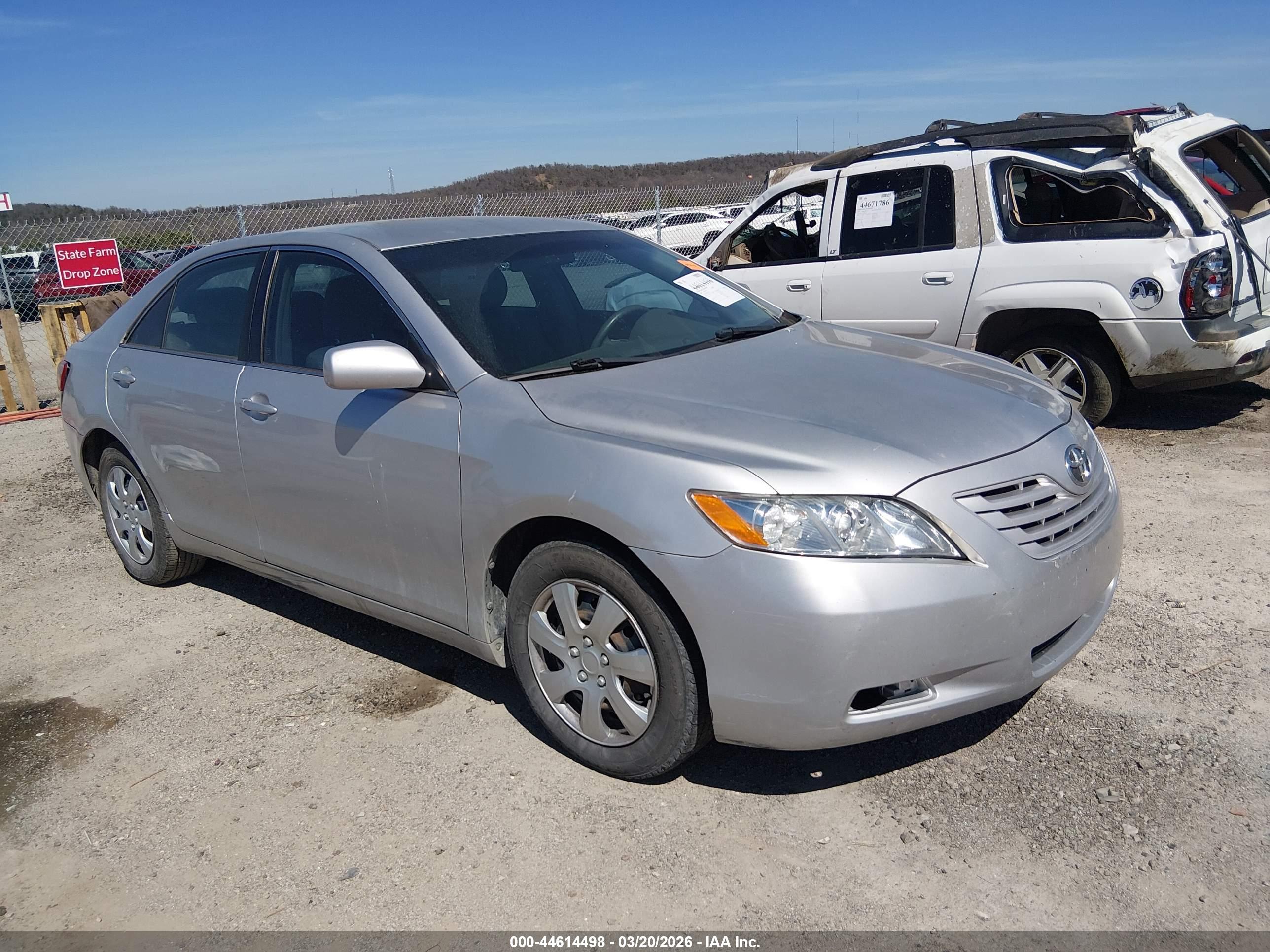 TOYOTA CAMRY image 6