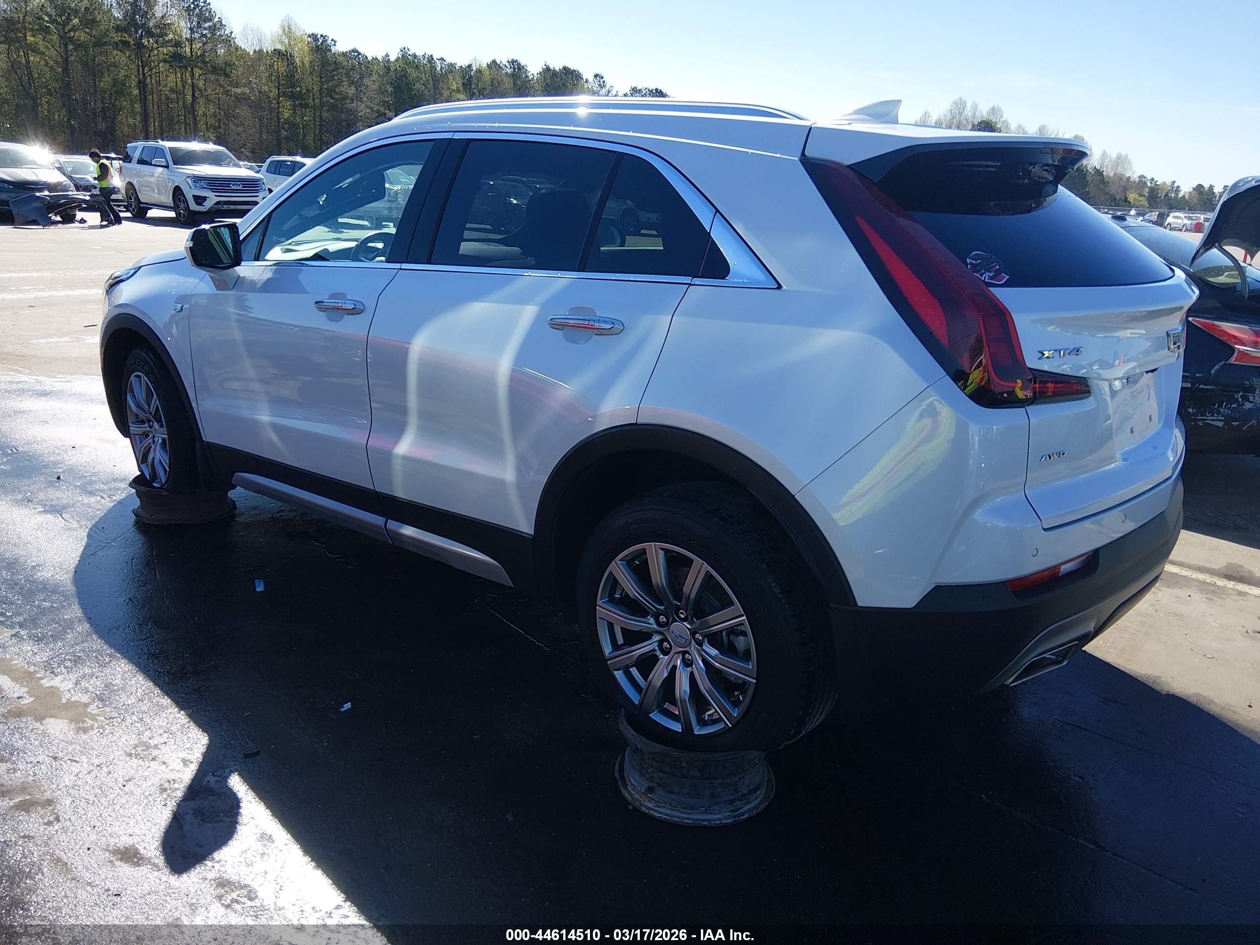 CADILLAC XT4 image 3