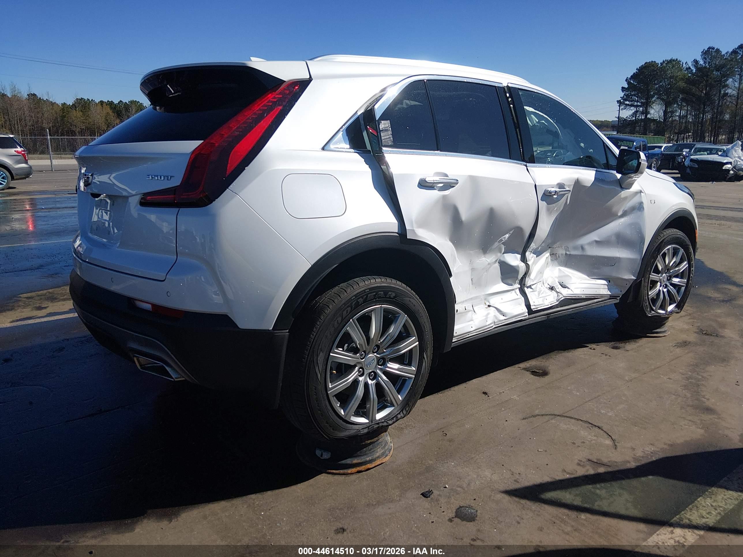 CADILLAC XT4 image 4