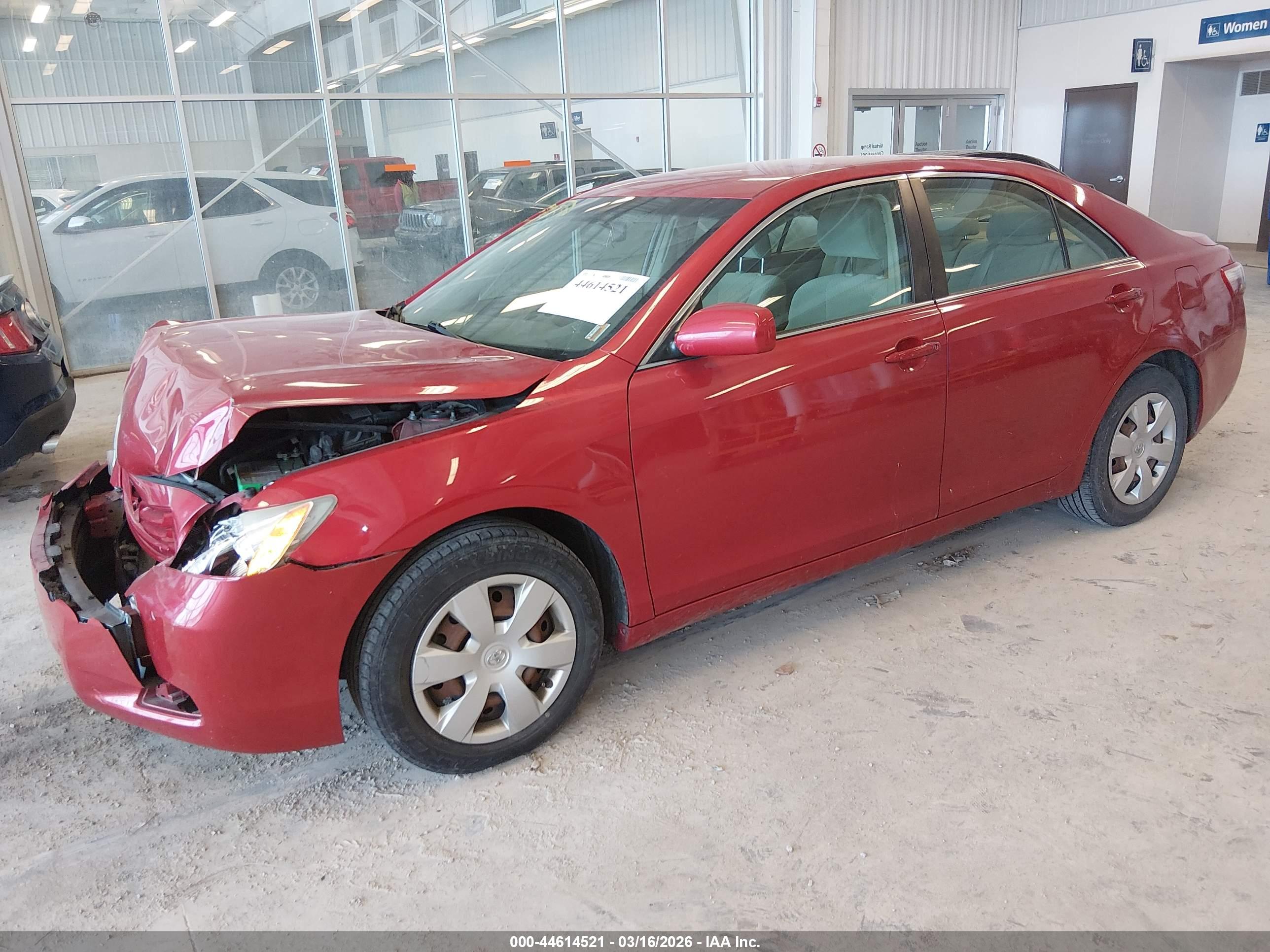 TOYOTA CAMRY image 2