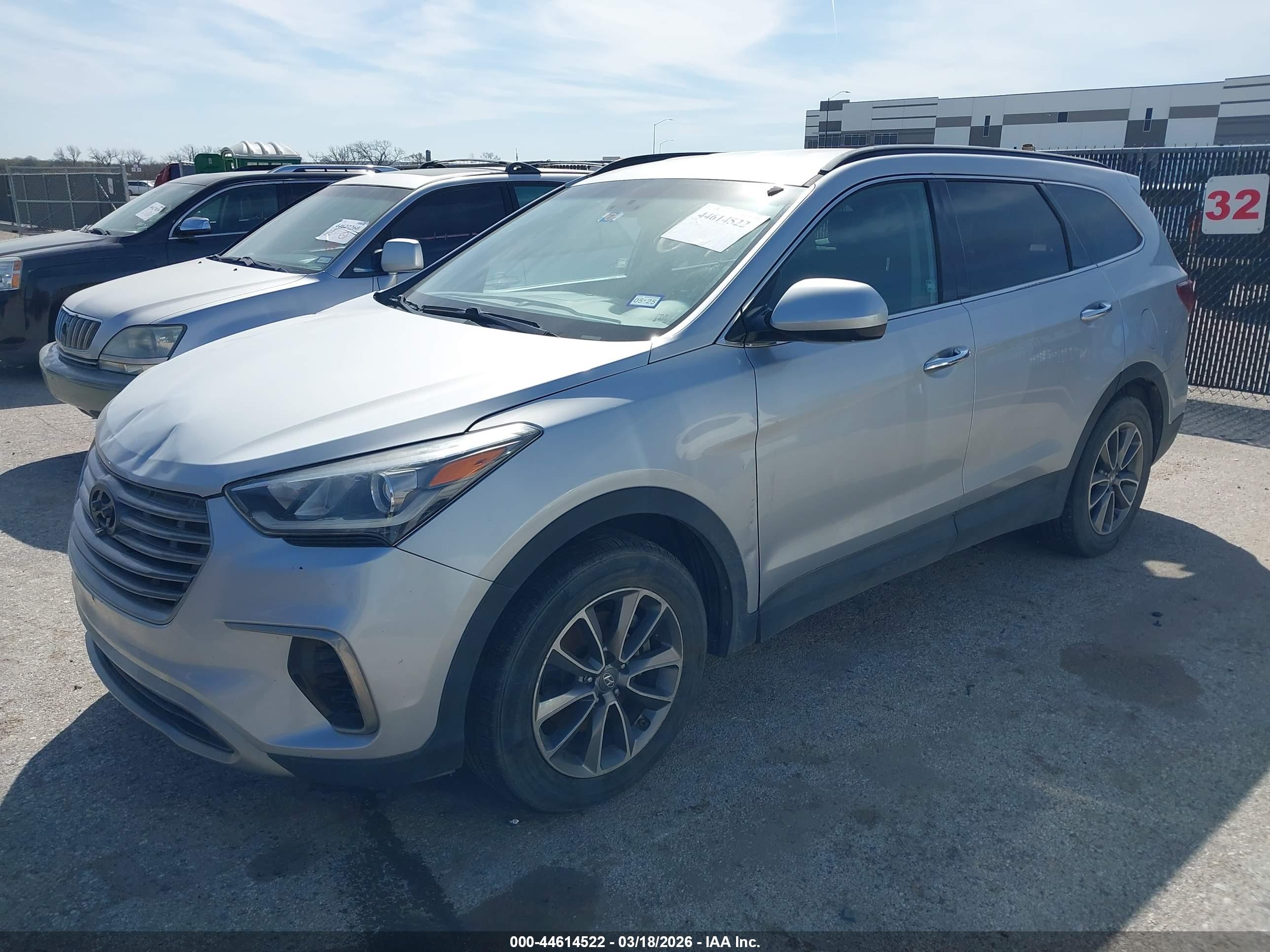 HYUNDAI SANTA image 2
