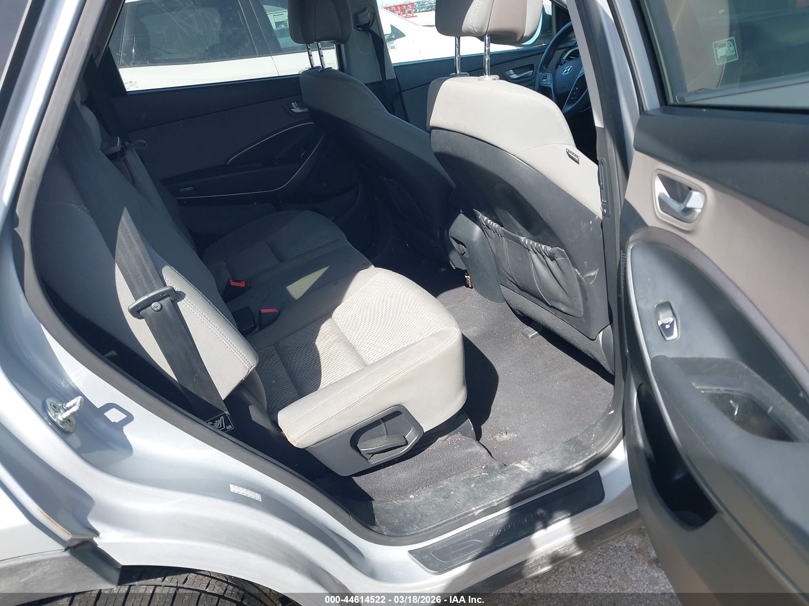 HYUNDAI SANTA image 8