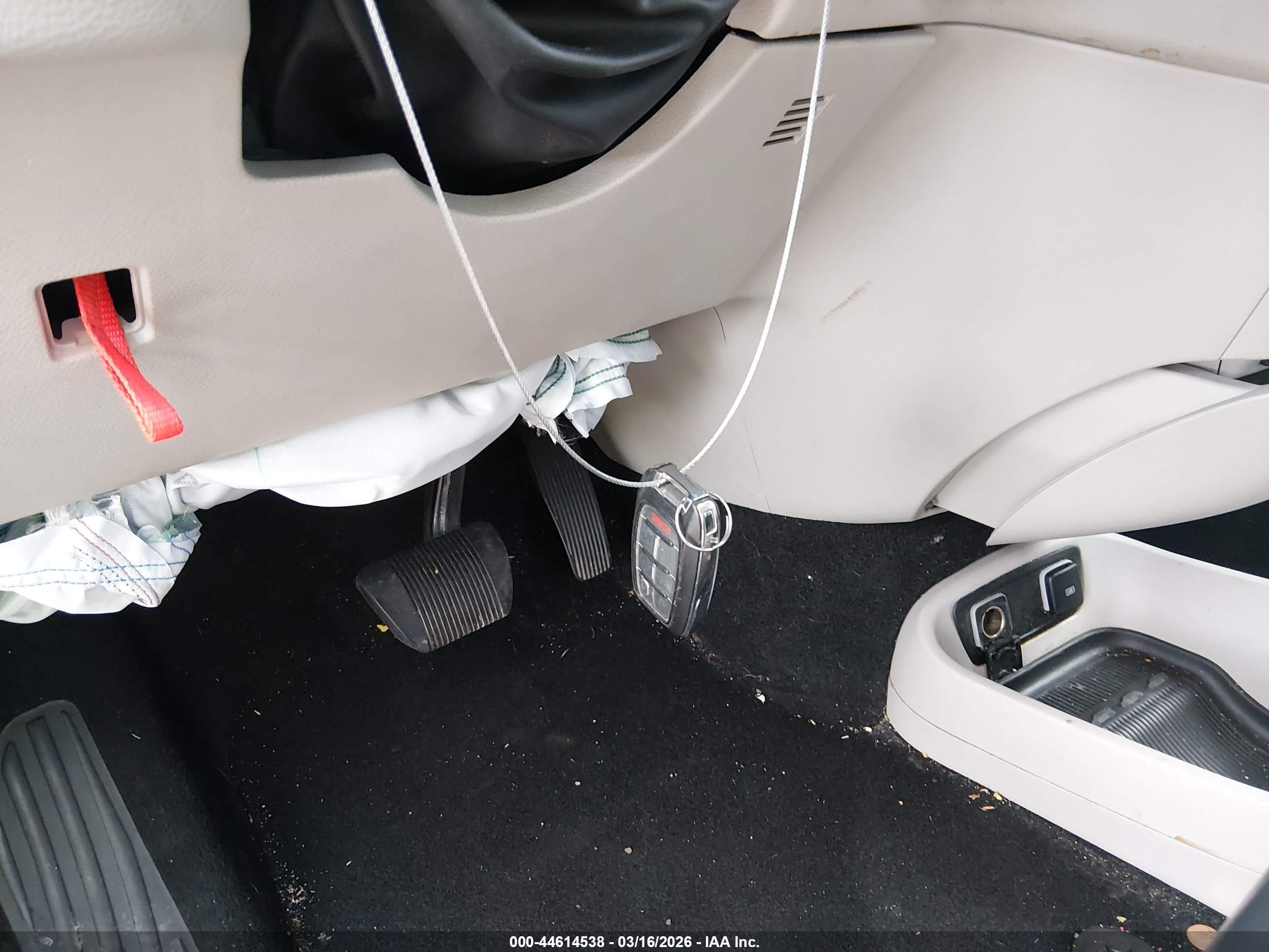 CHRYSLER VOYAGER image 11
