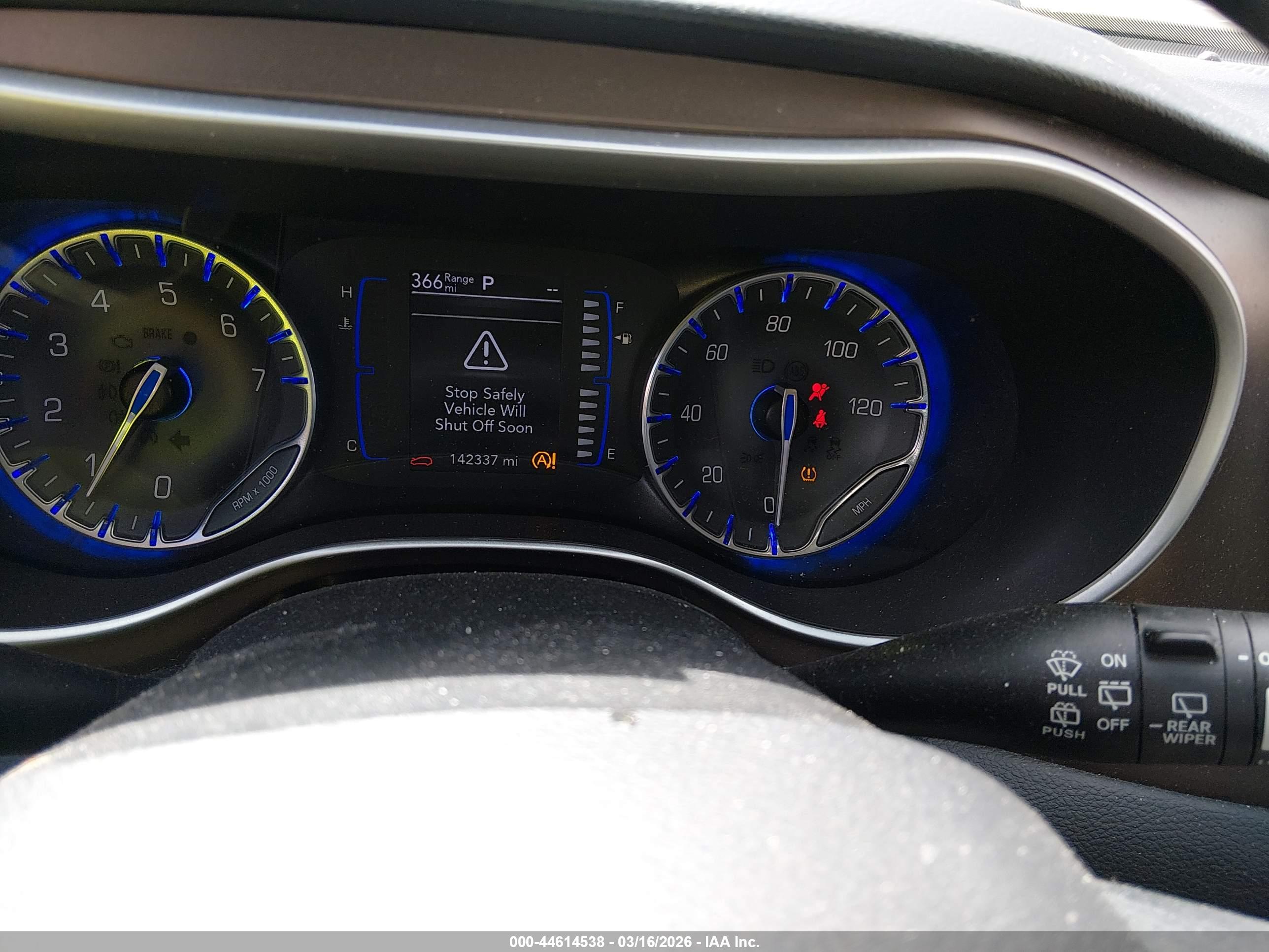 CHRYSLER VOYAGER image 7