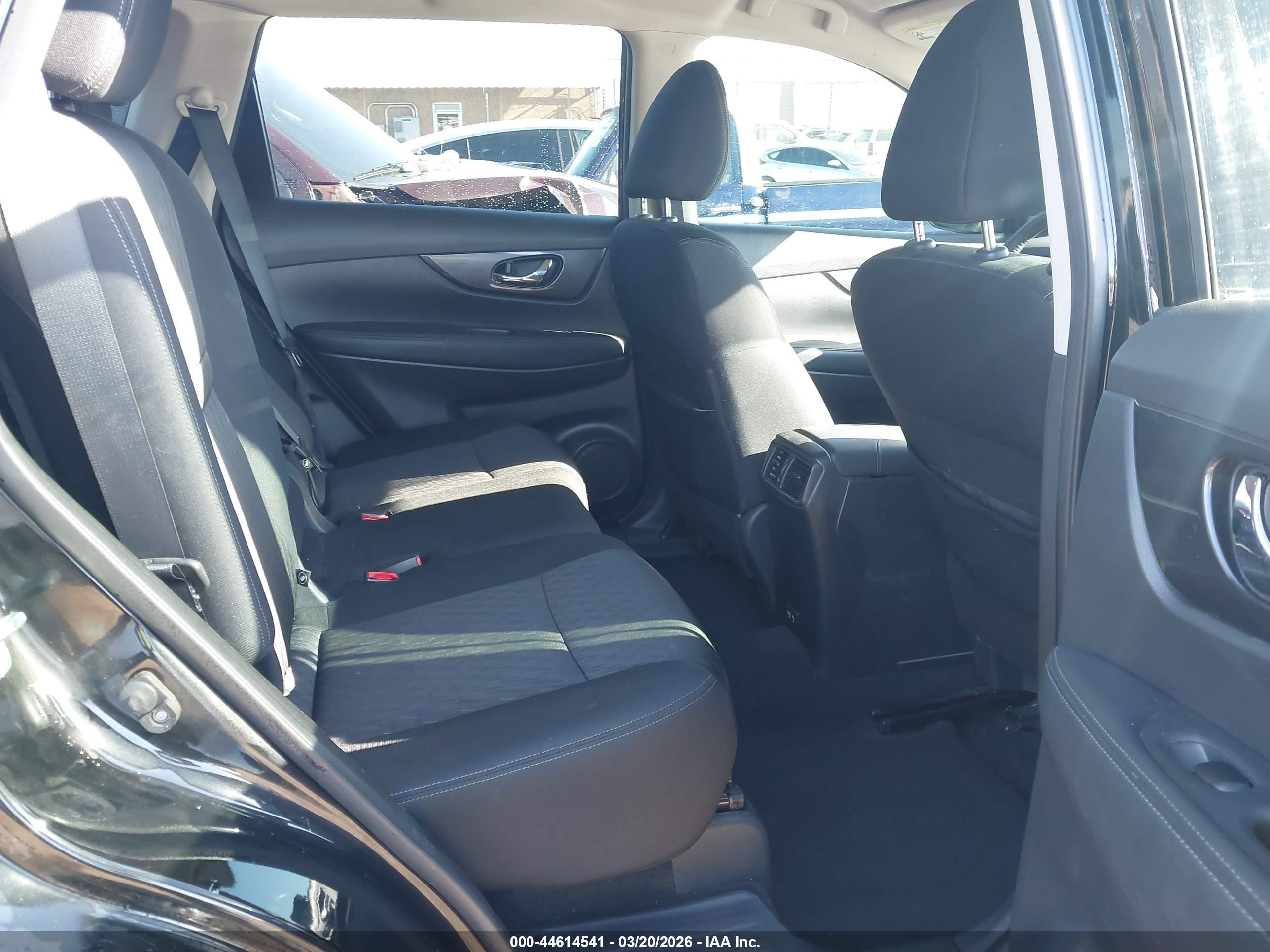 NISSAN ROGUE image 8