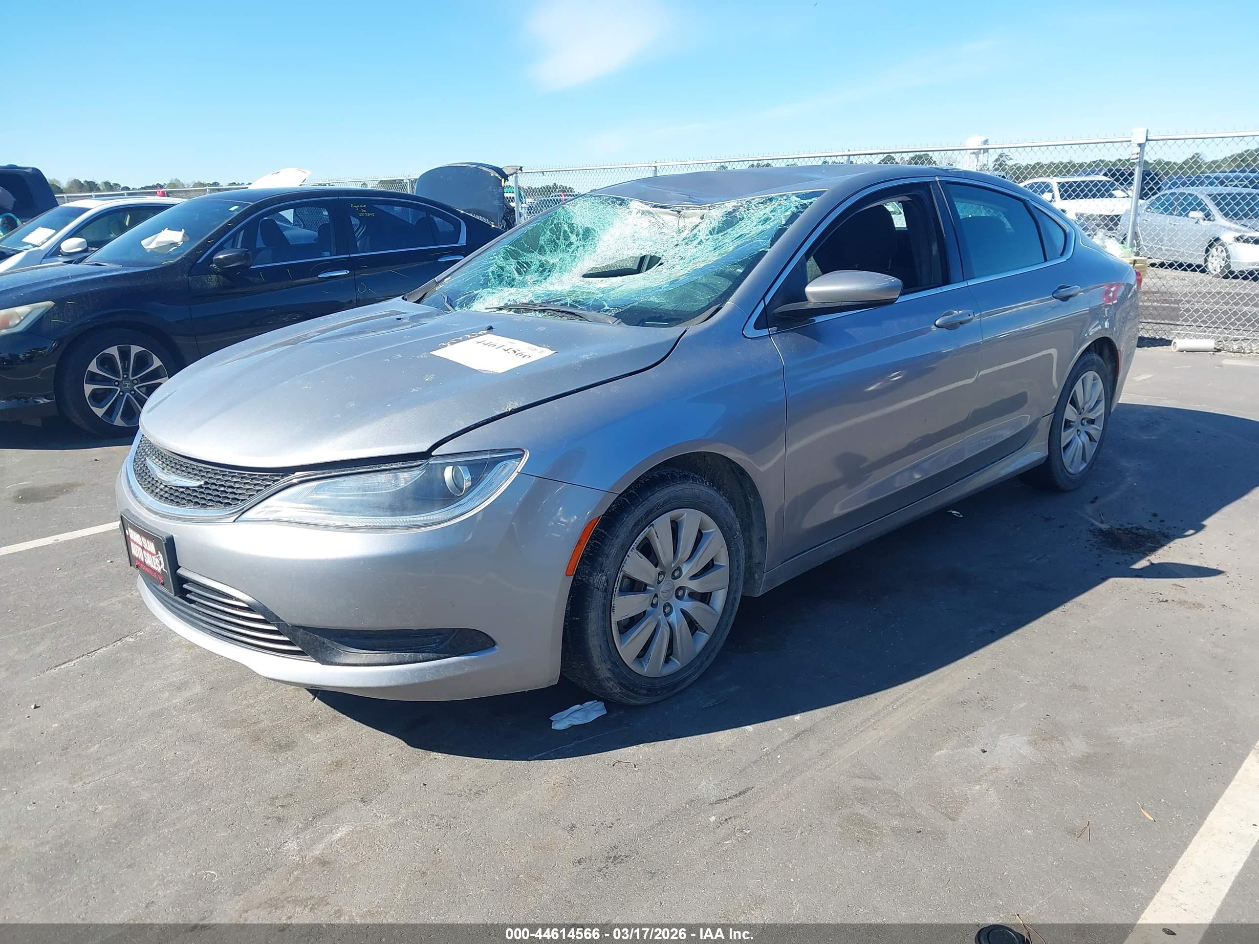 CHRYSLER 200 image 2