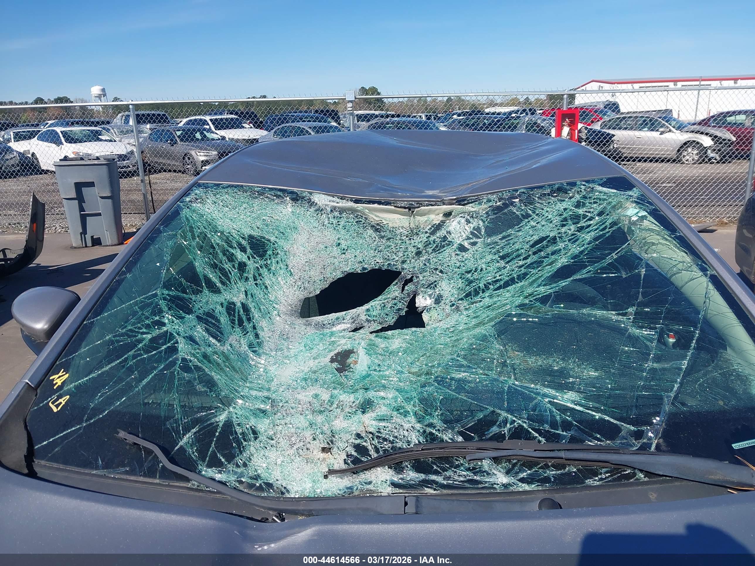 CHRYSLER 200 image 6