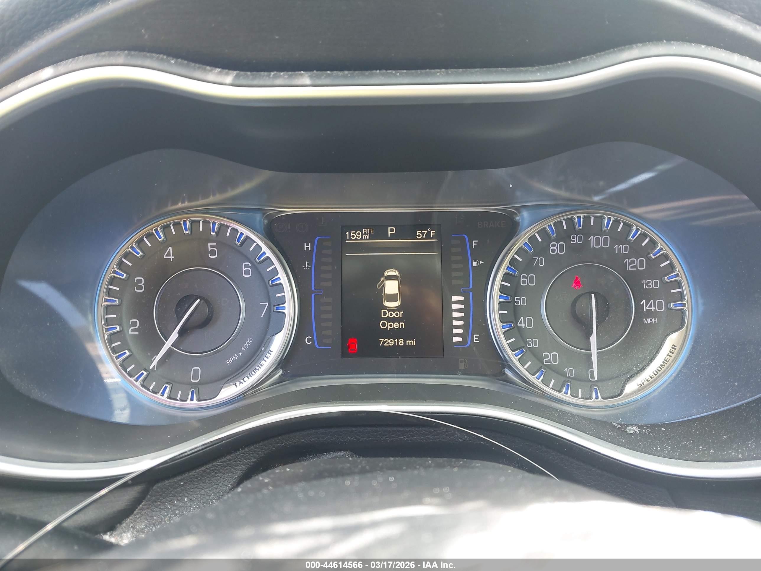 CHRYSLER 200 image 7