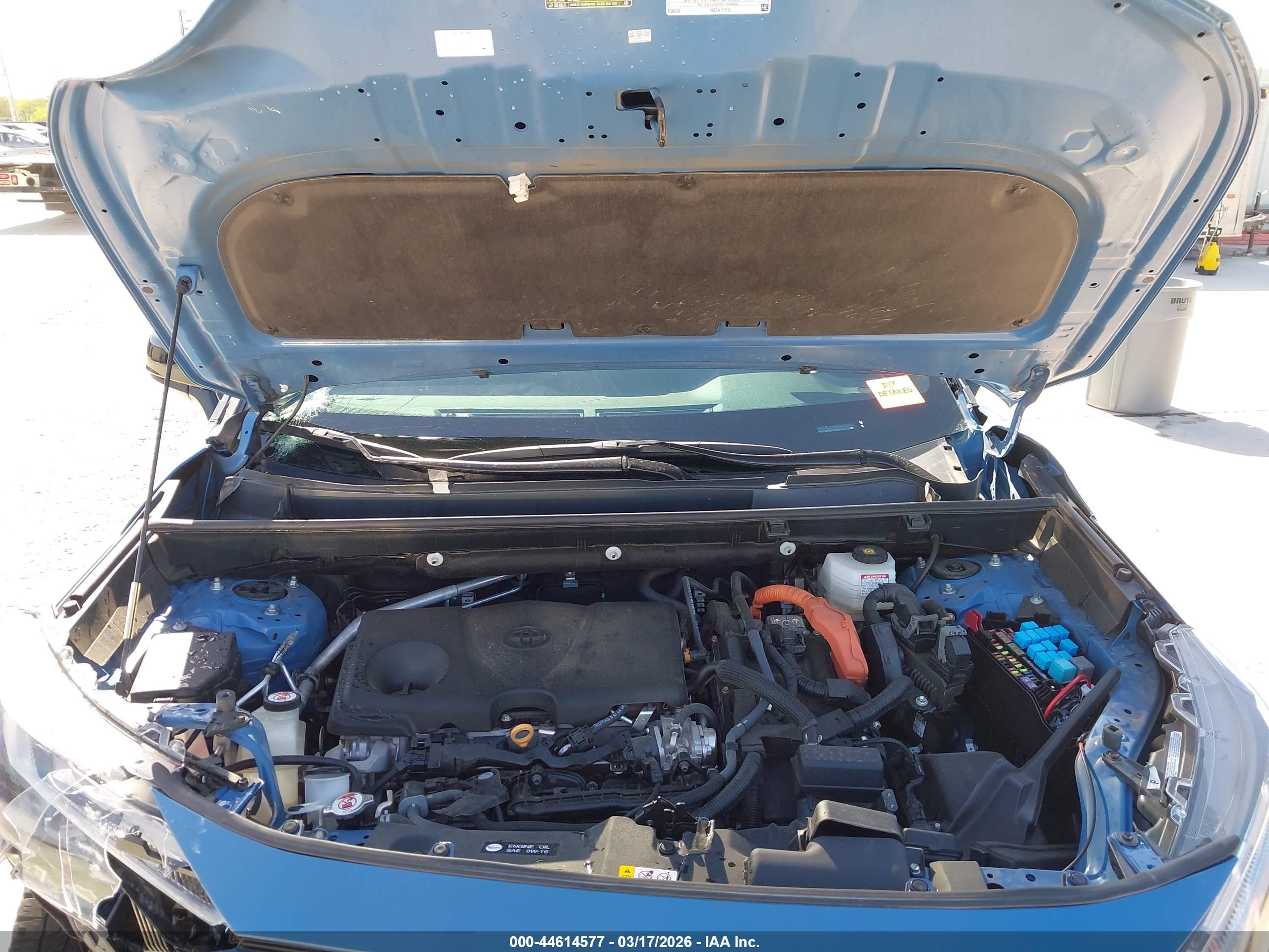TOYOTA RAV4 image 10