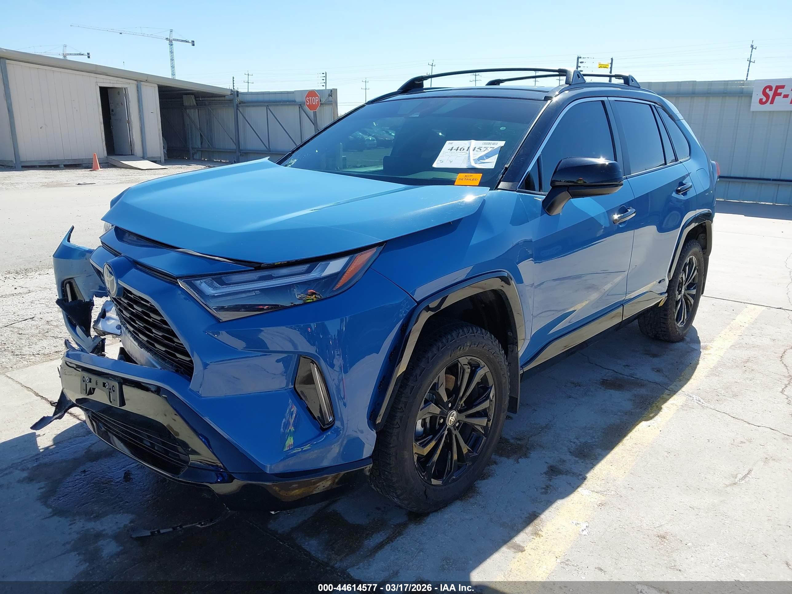 TOYOTA RAV4 image 2