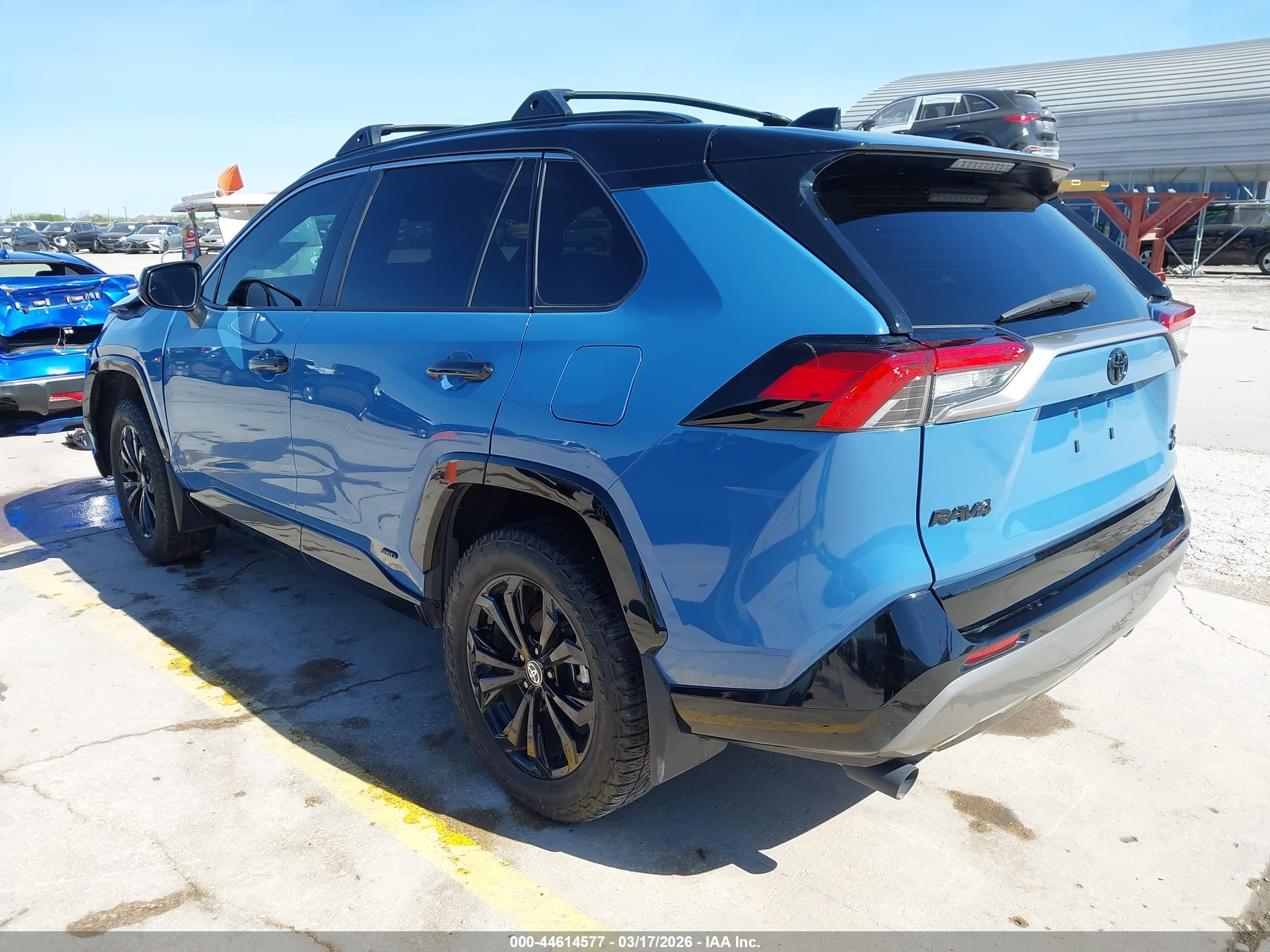 TOYOTA RAV4 image 3