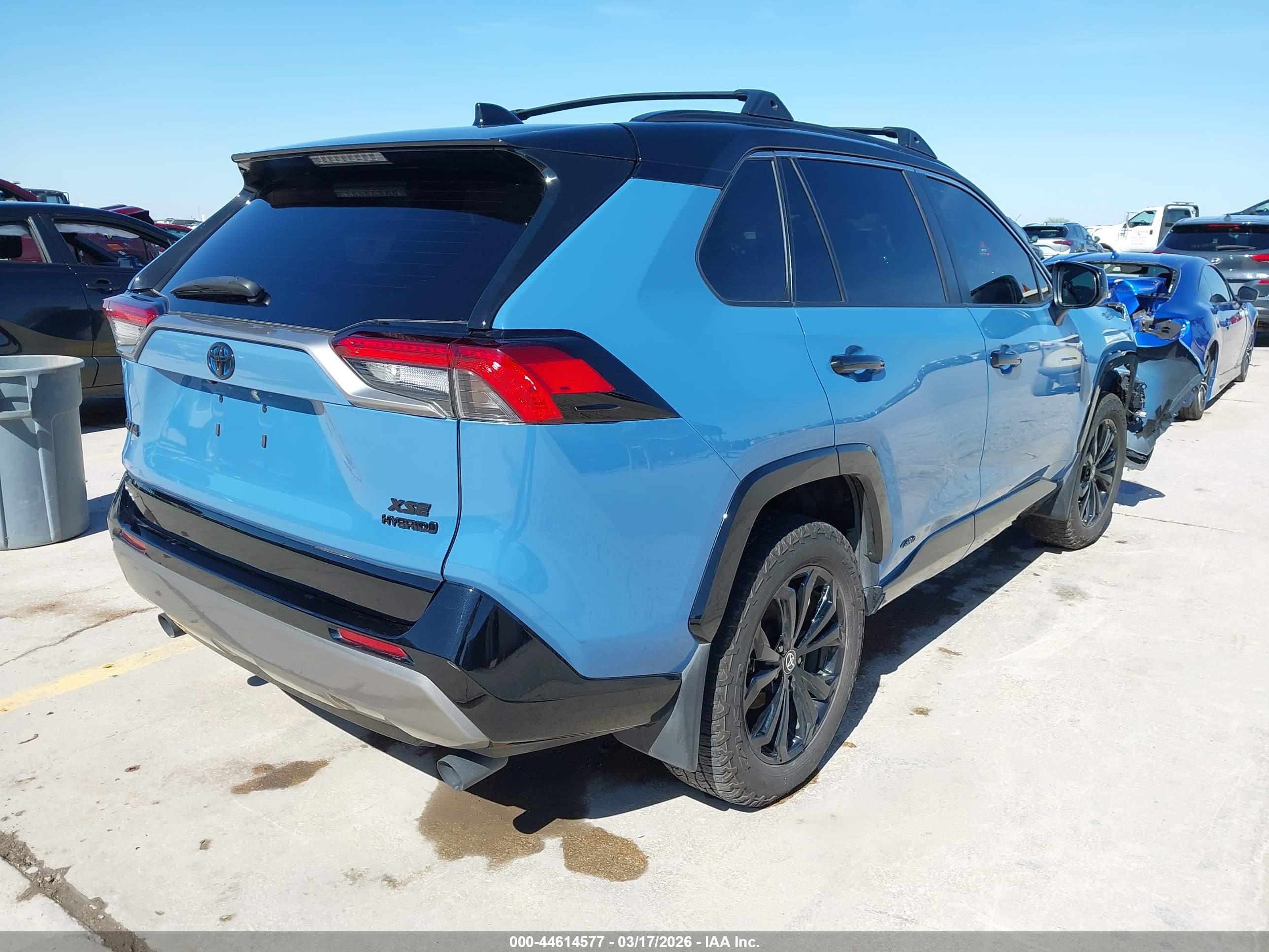 TOYOTA RAV4 image 4