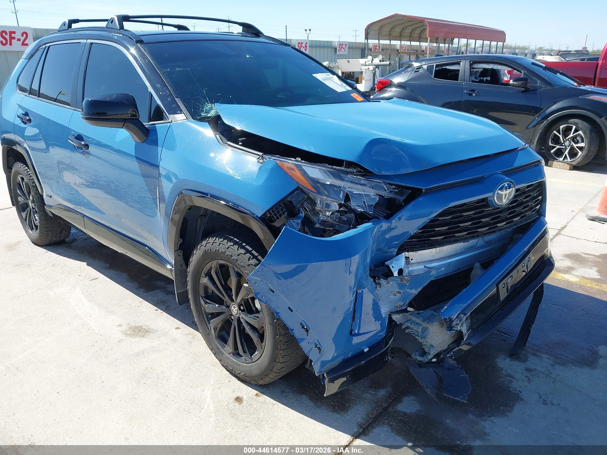TOYOTA RAV4 image 6
