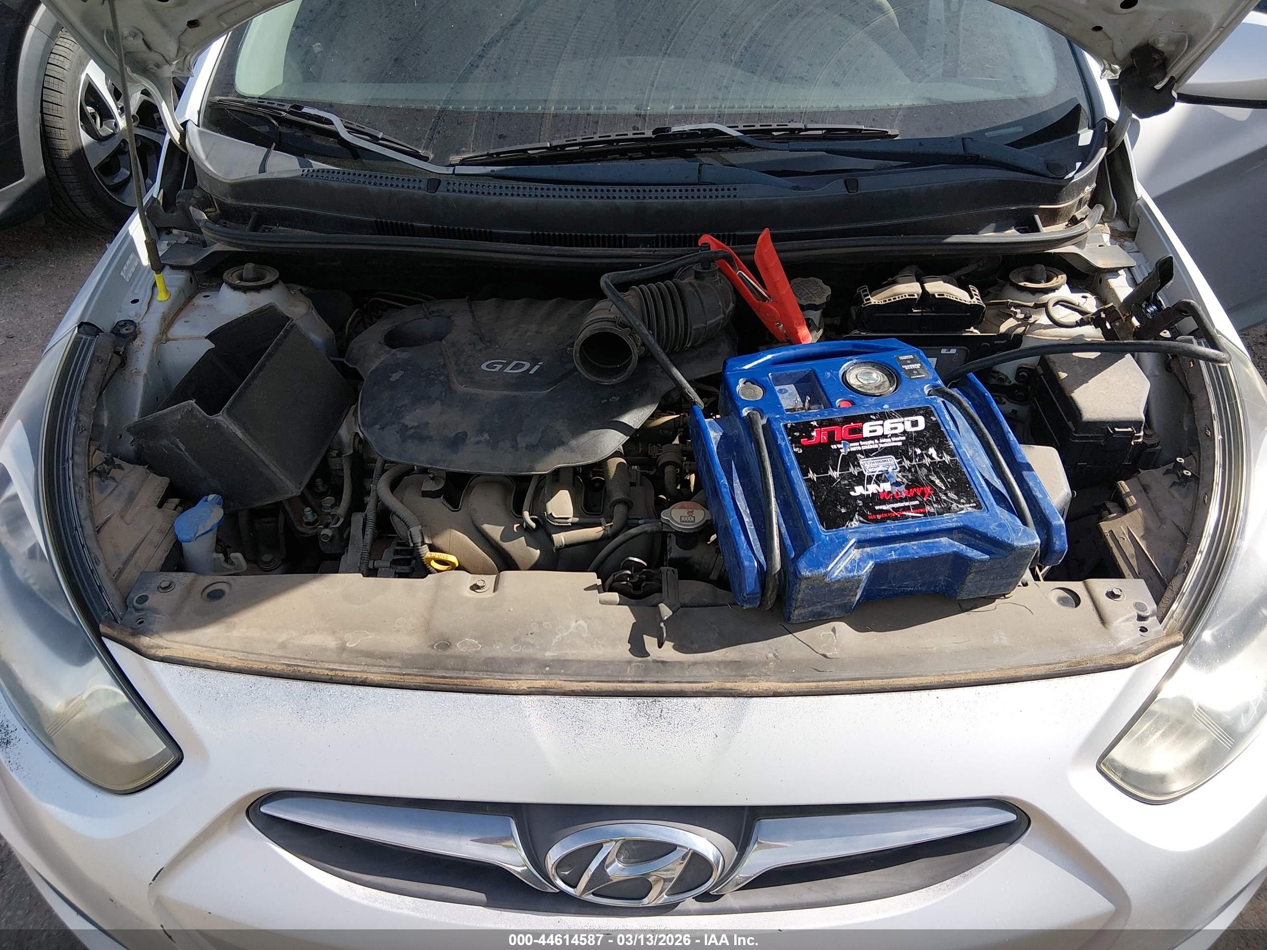 HYUNDAI ACCENT image 10