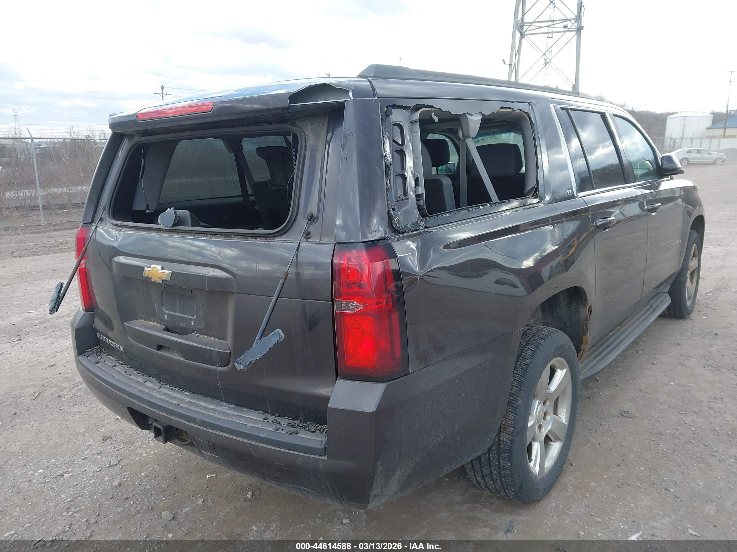 CHEVROLET SUBURBAN image 6