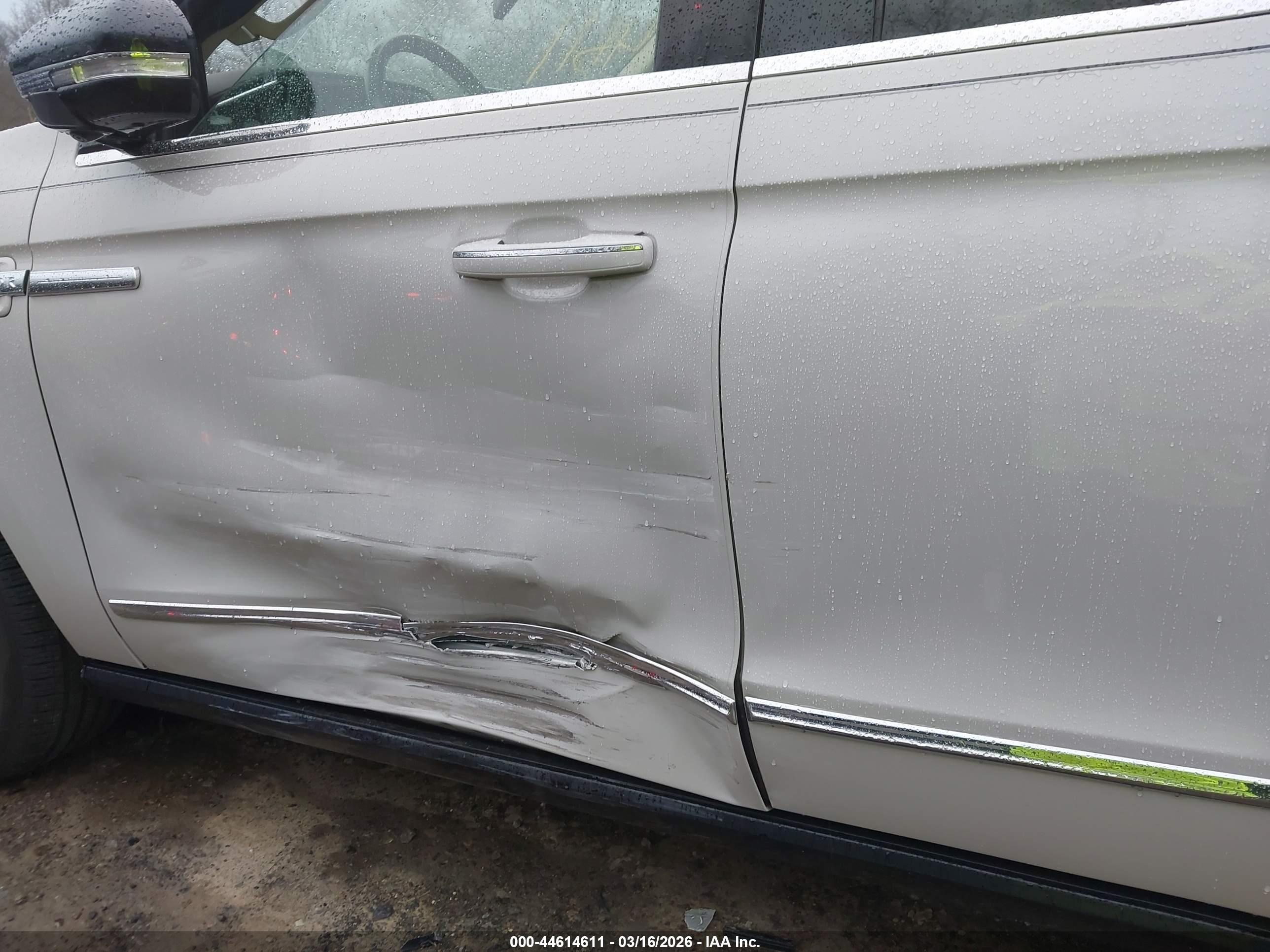 LINCOLN NAVIGATOR image 6