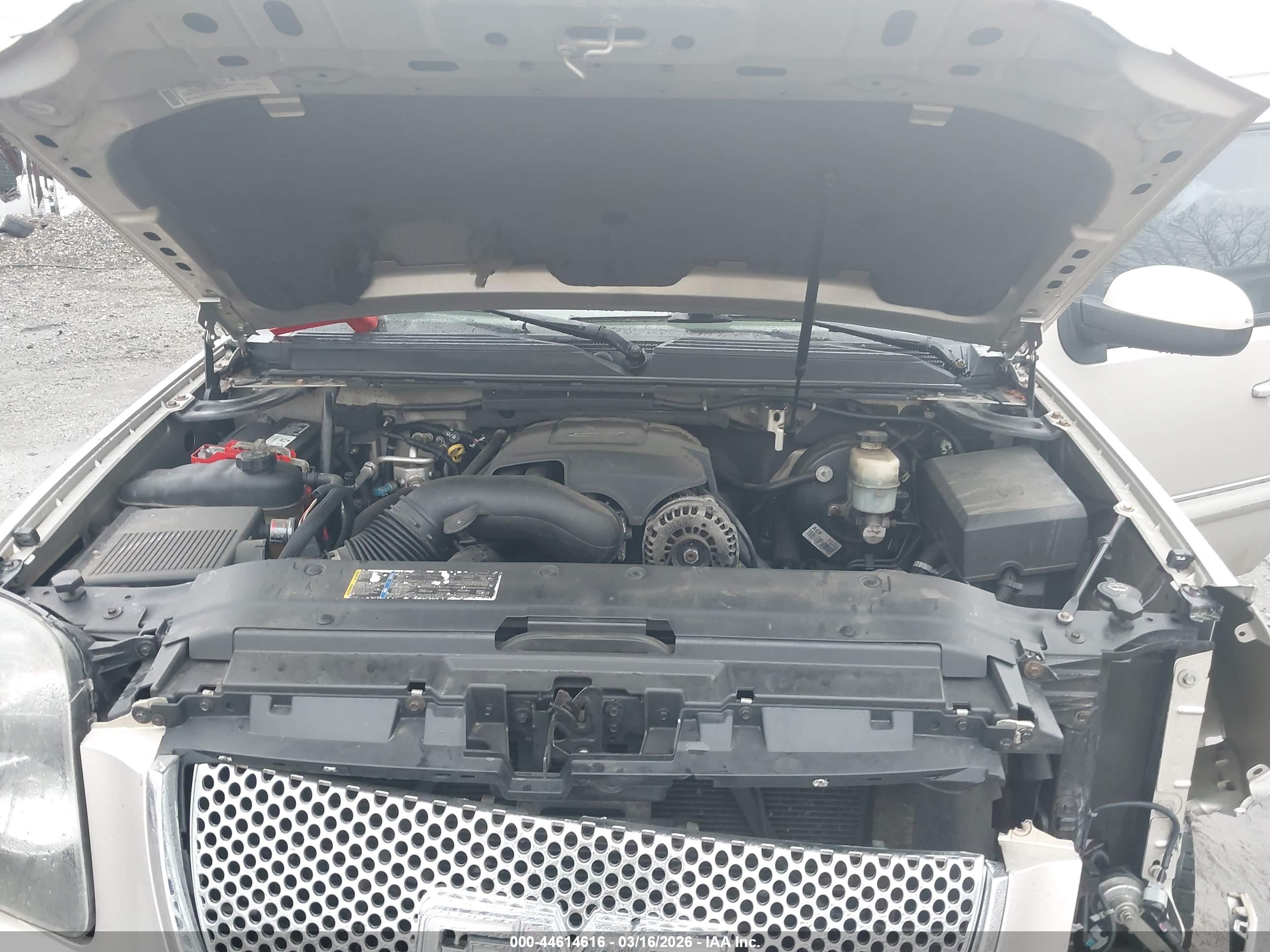 GMC YUKON image 10