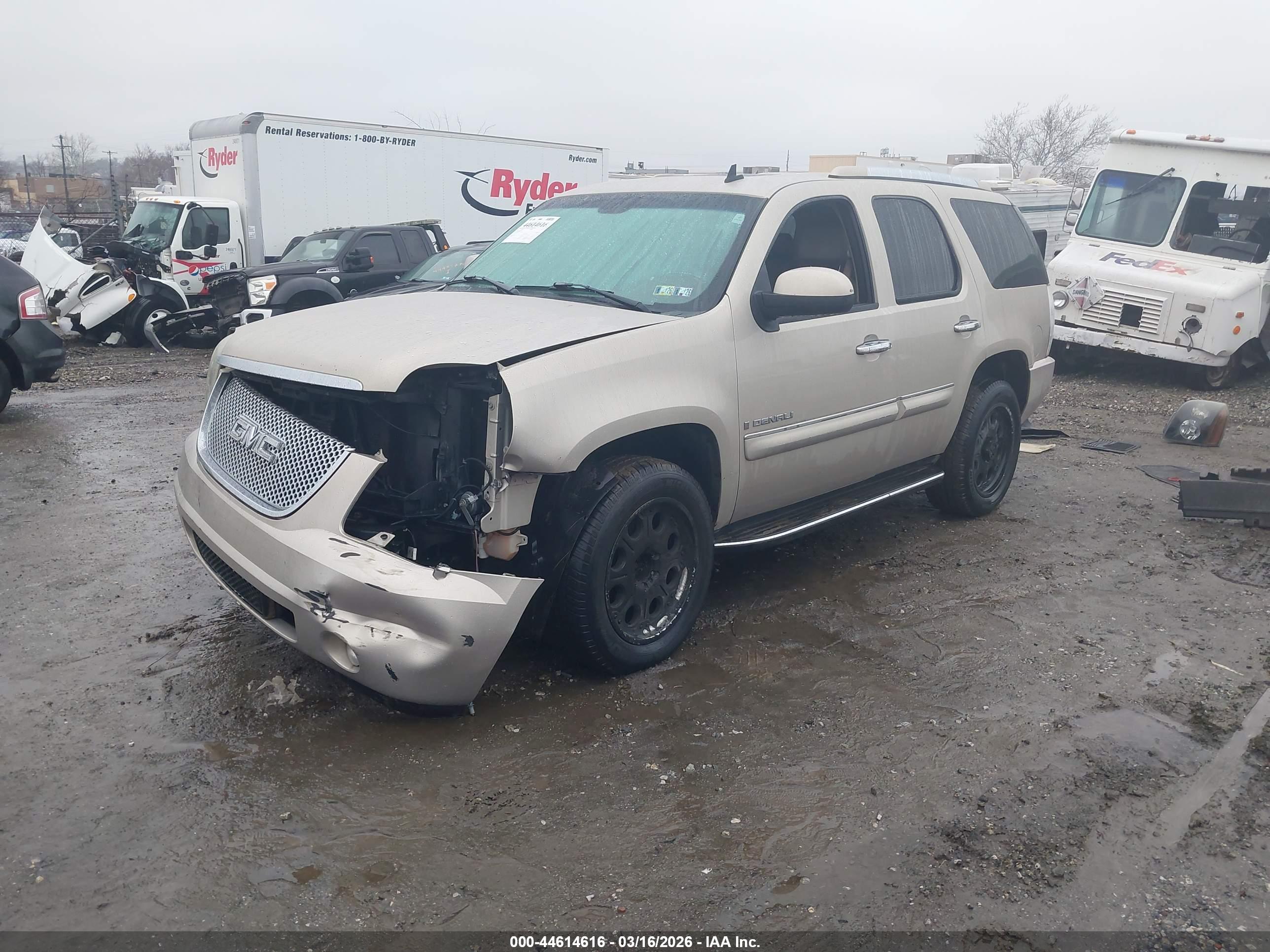 GMC YUKON image 2