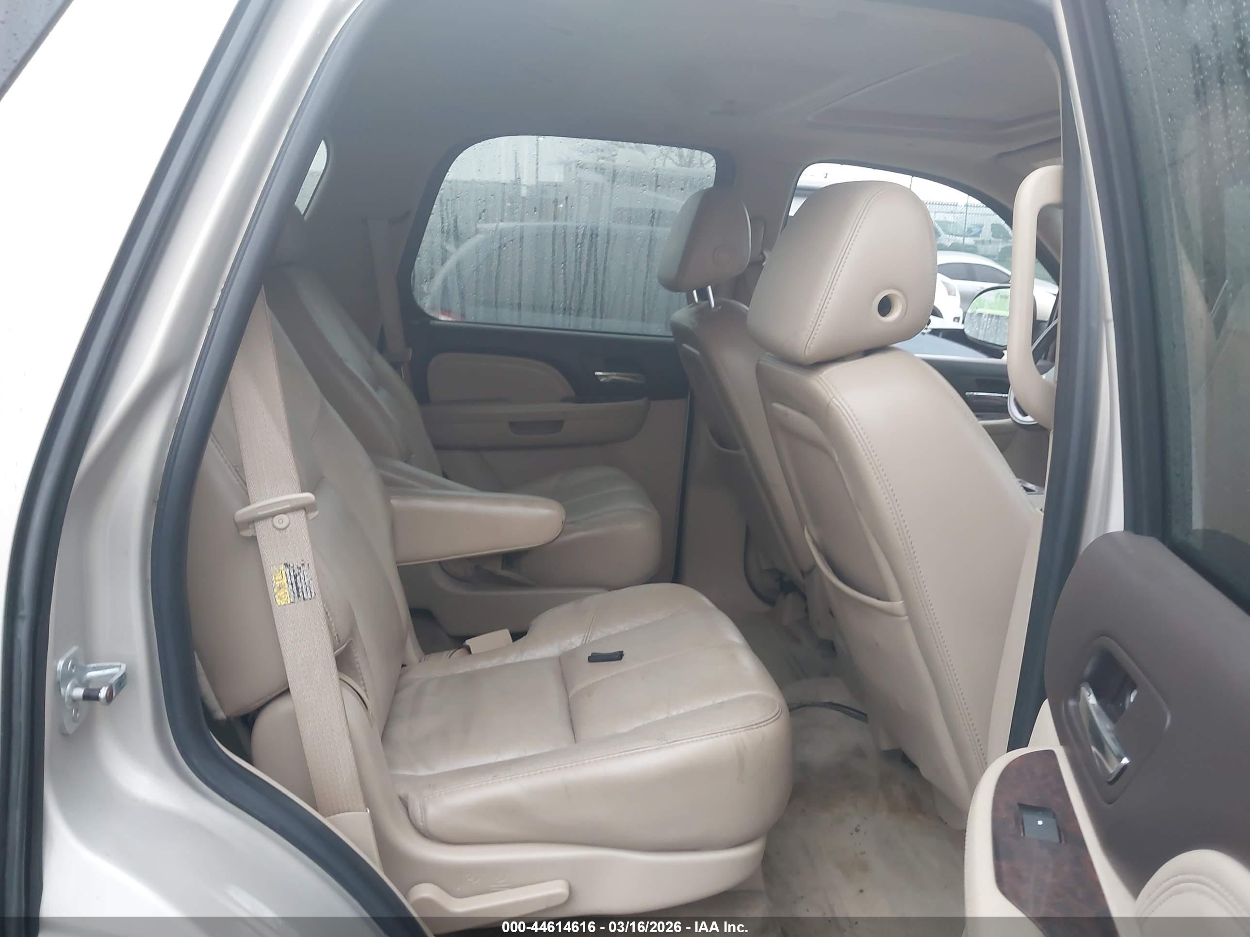 GMC YUKON image 8