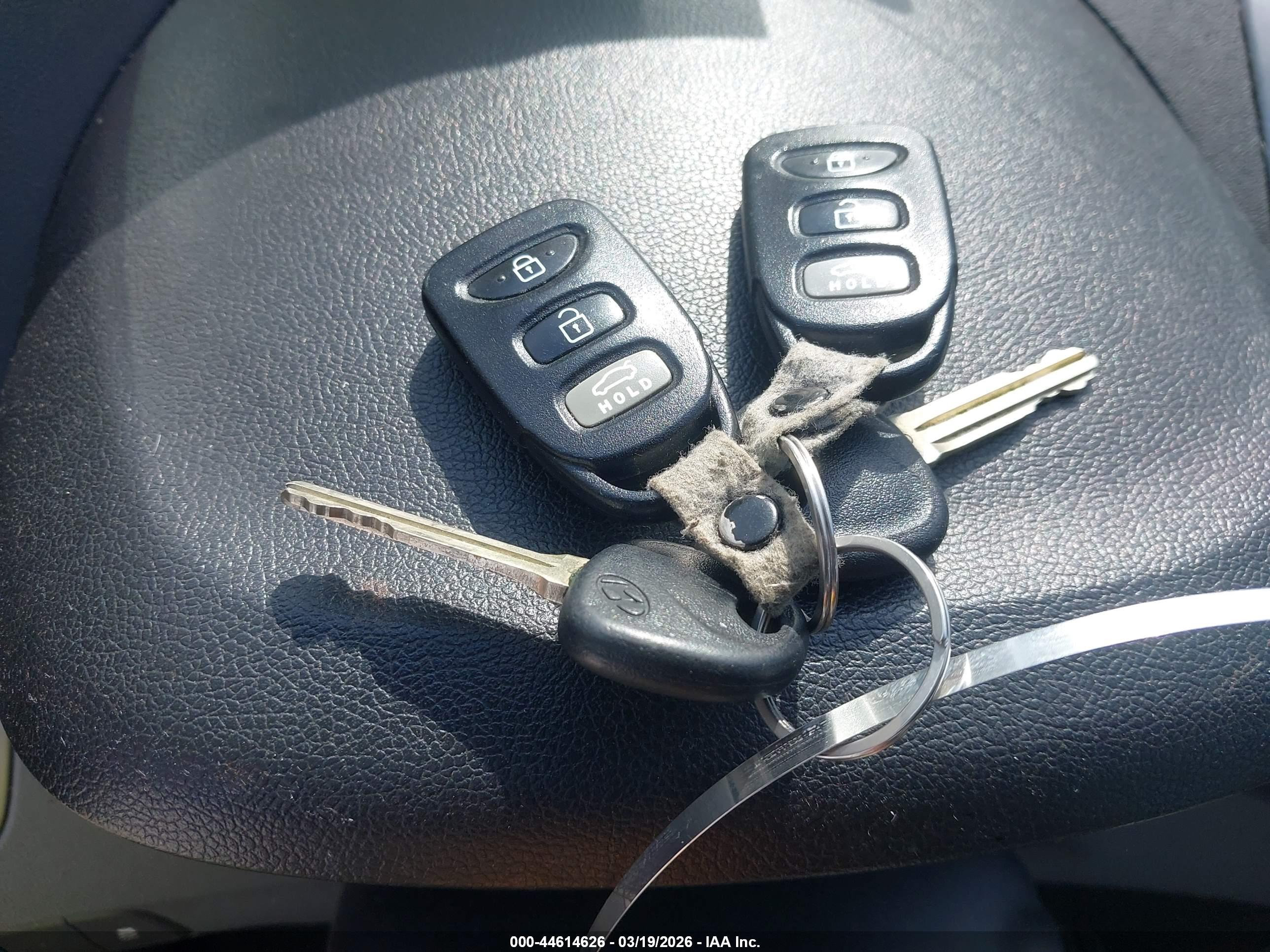 HYUNDAI ELANTRA image 11