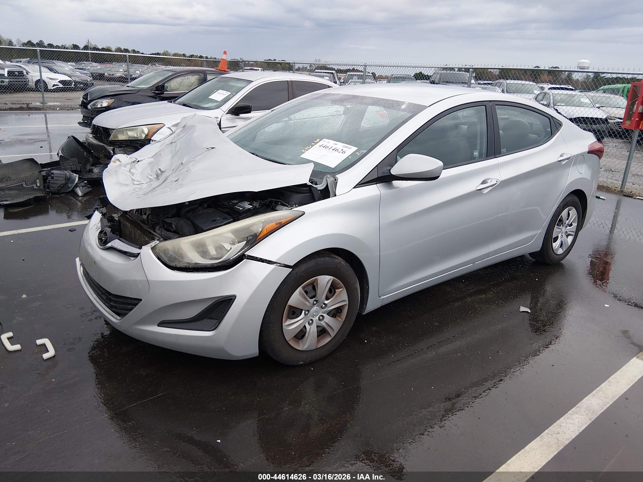 HYUNDAI ELANTRA image 2