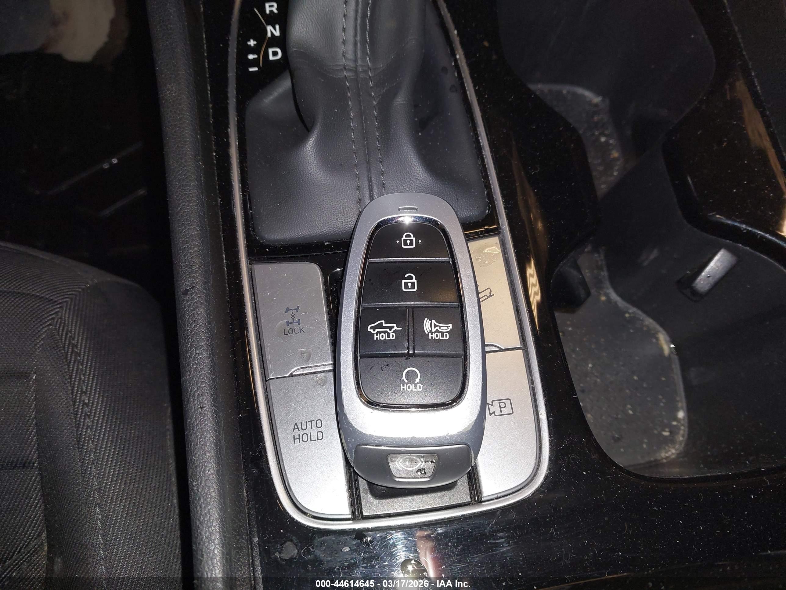 HYUNDAI SANTA image 11