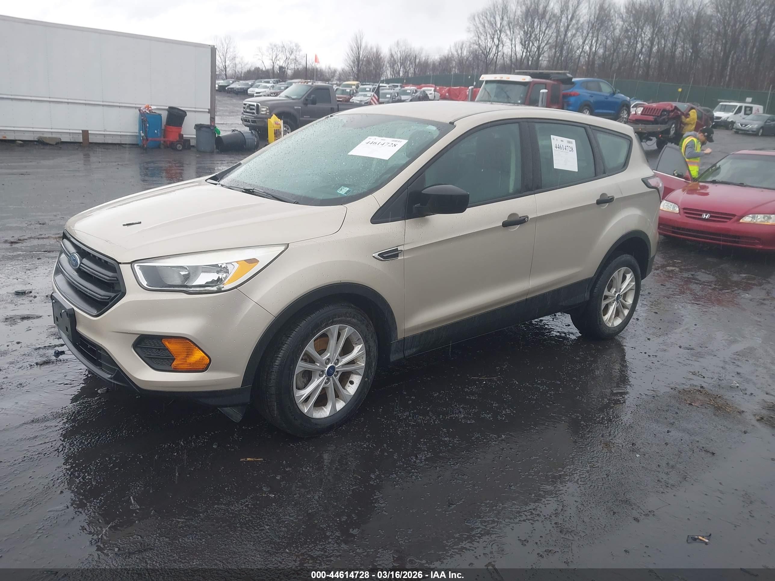 FORD ESCAPE image 2