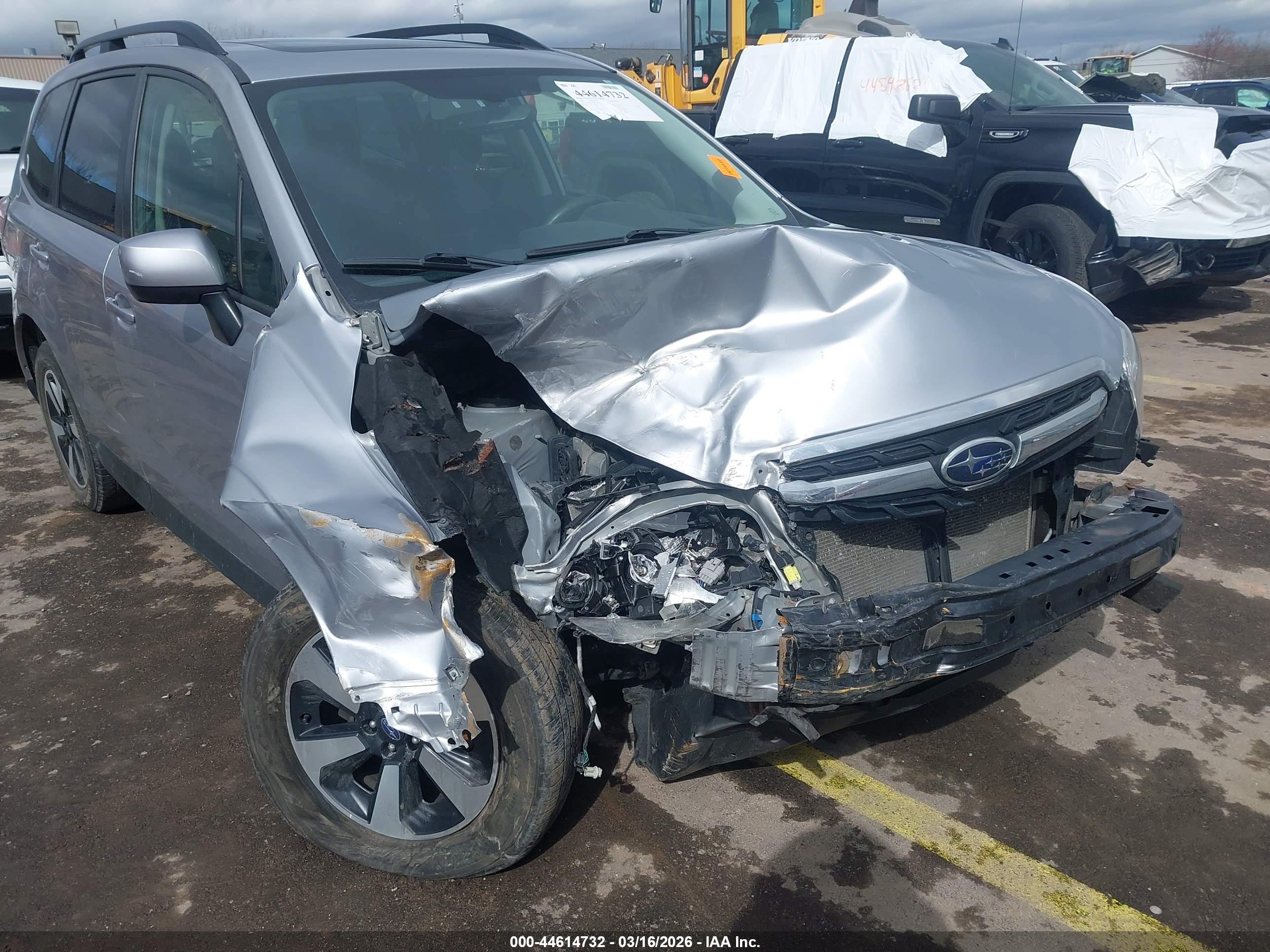 SUBARU FORESTER image 6