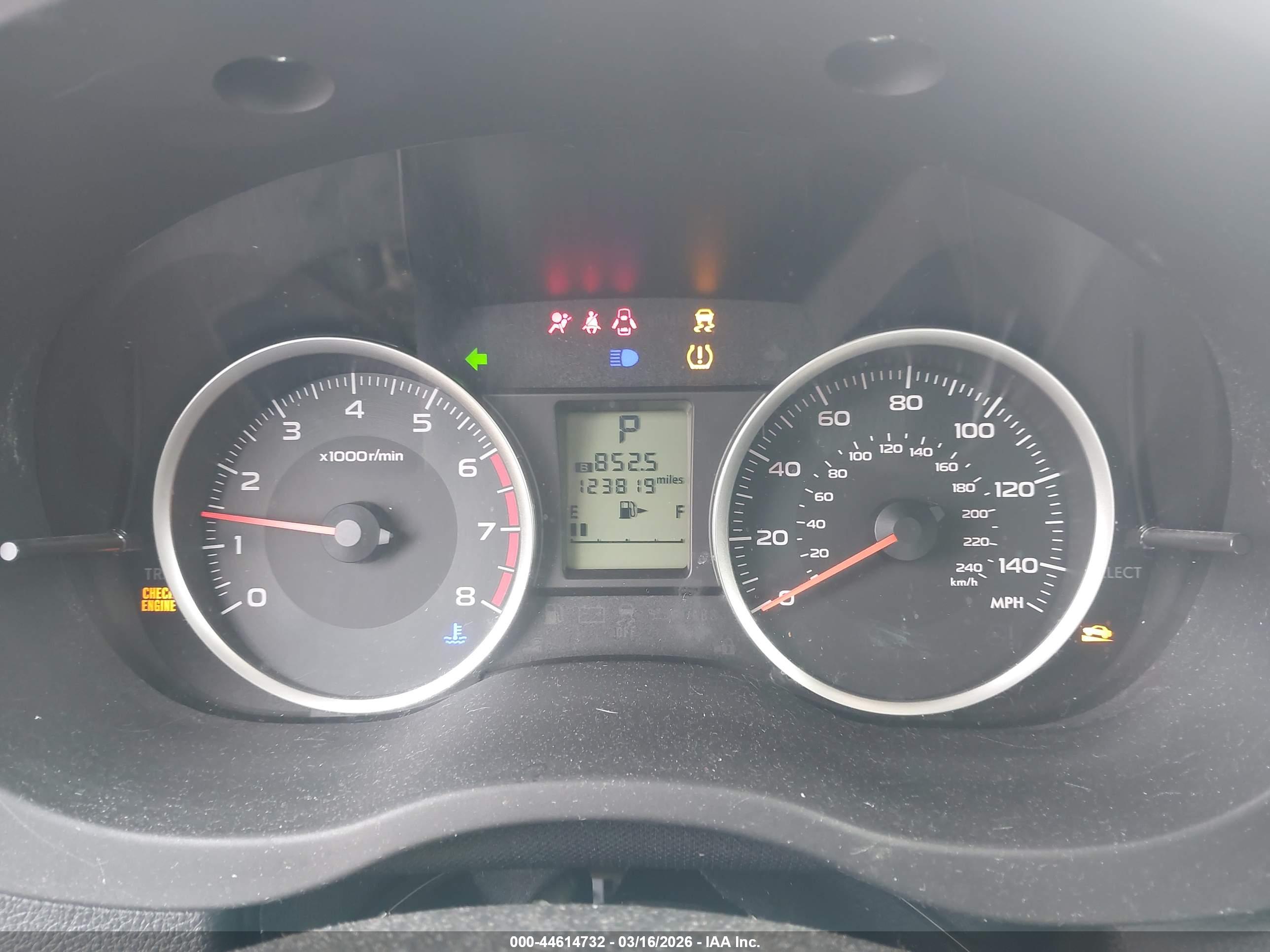 SUBARU FORESTER image 7