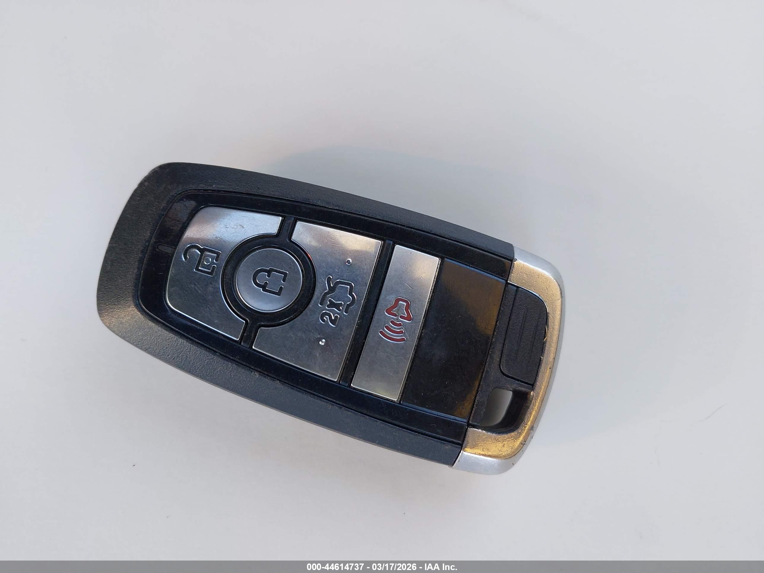 FORD FUSION image 11